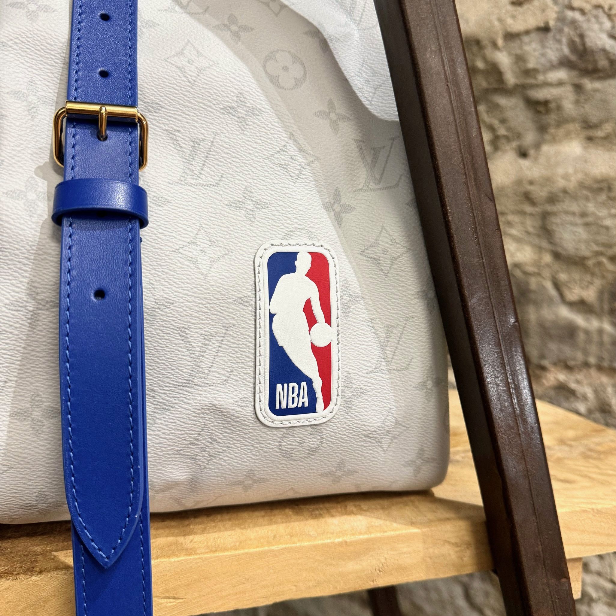 Louis Vuitton × NBA Louis Vuitton X NBA Antarctica Monogram Basket Keepall 55 Size ONE SIZE - 2 Thumbnail