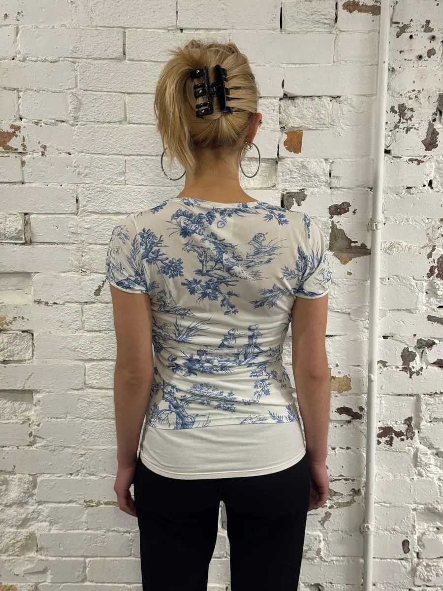 Gianfranco Ferre 2000s Gianfranco Ferré White & Blue Medieval Painting T-Shirt Size S / US 4 / IT 40 - 3 Thumbnail