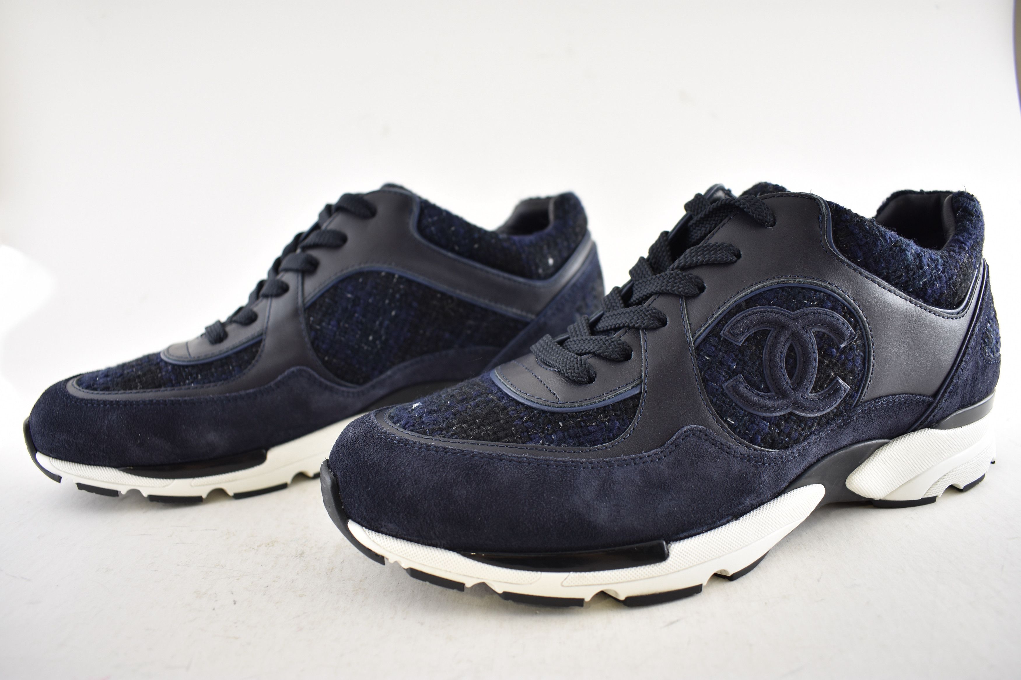 Chanel Chanel 24A Black Tweed Suede CC Logo Flat Trainer Sneaker 42 Size US 12 / IT 42 - 10 Thumbnail