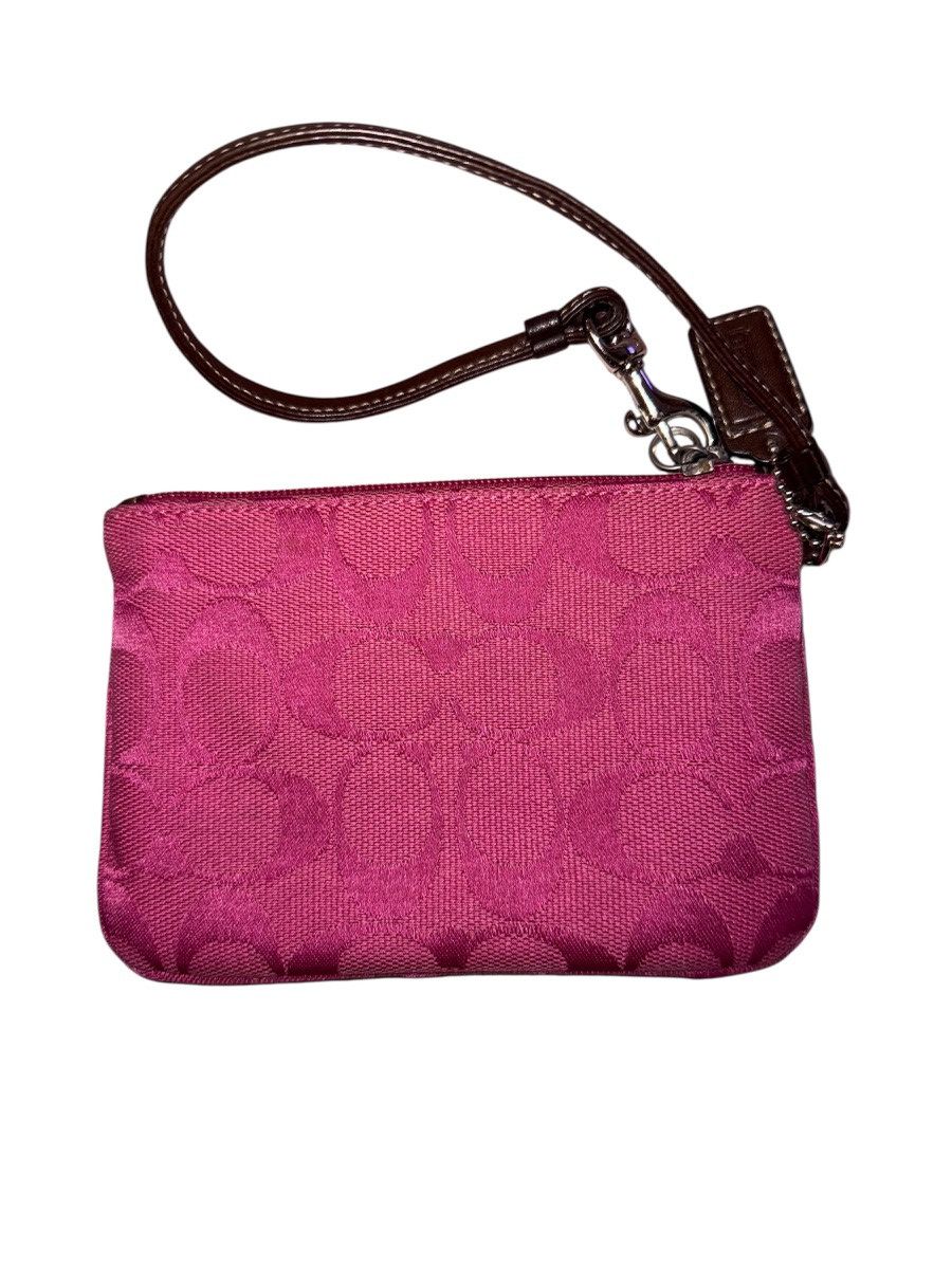Coach pink vintage coach wristlet 💕🎀💝 Size ONE SIZE - 1 Thumbnail