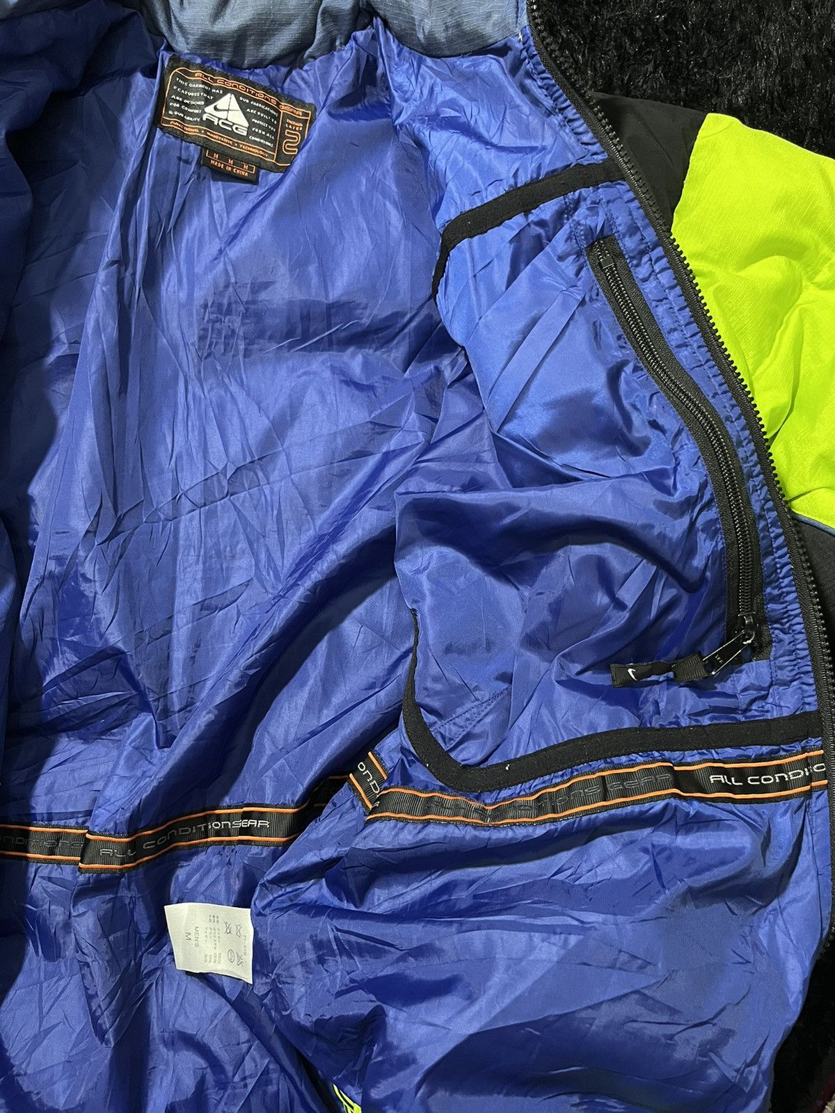 Nike ACG 90s Nike acg neon puffer jacket Size US M / EU 48-50 / 2 - 14 Thumbnail