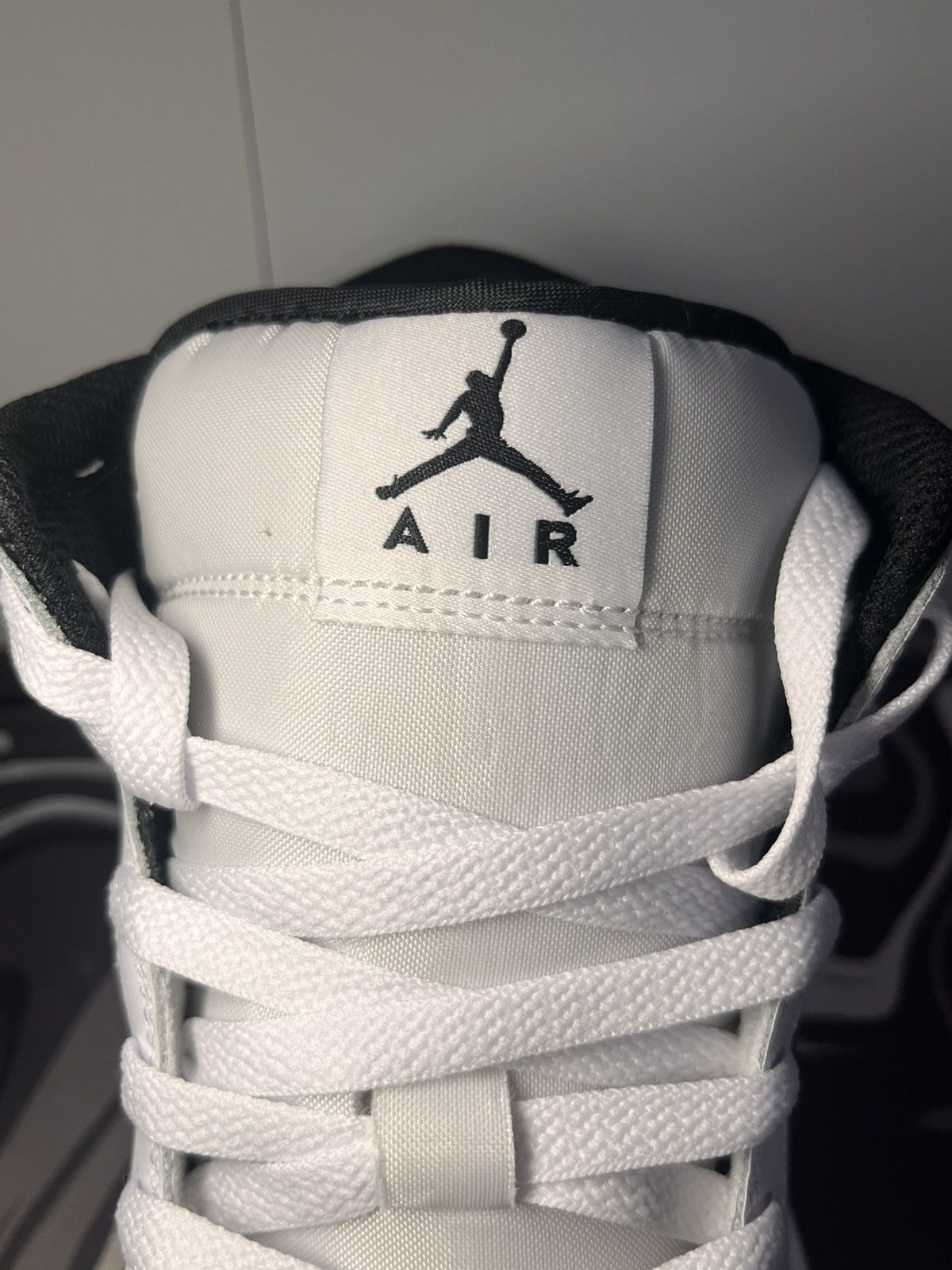 Jordan Brand Air Jordan 1 mid “white Black” Size US 10 / EU 43 - 9 Thumbnail