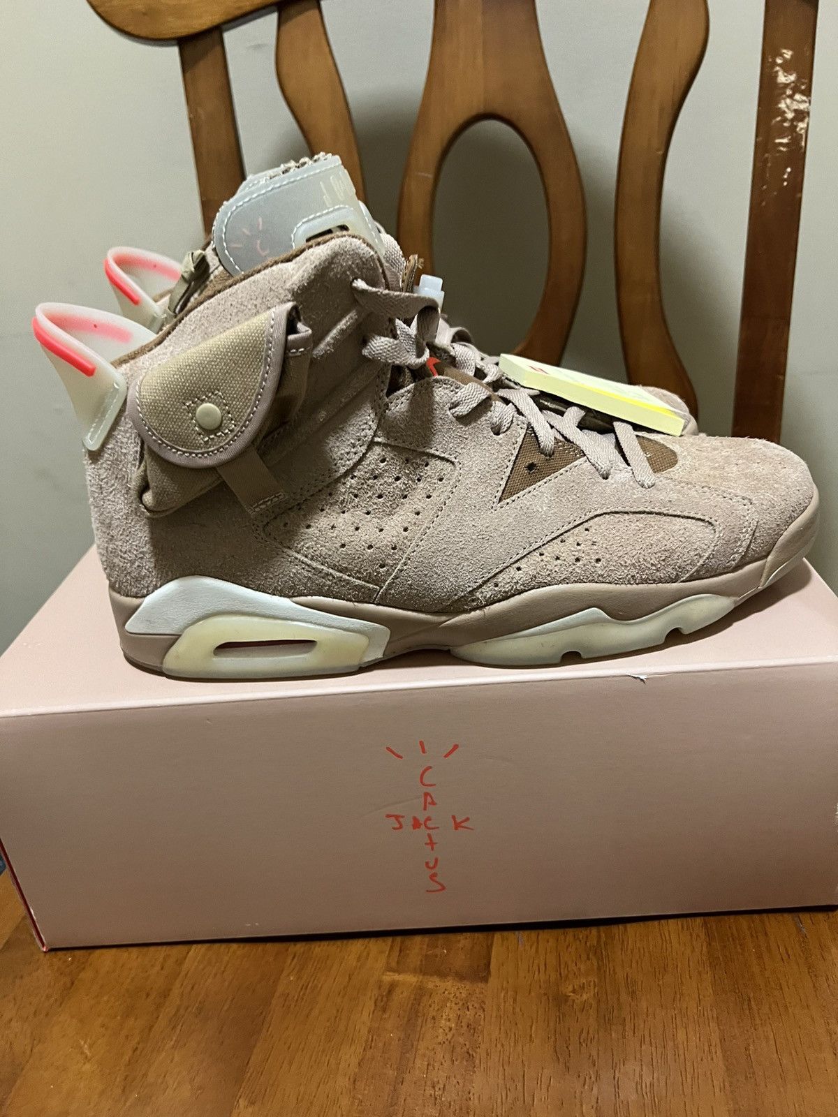 Jordan Brand Air Jordan 6 x Travis Scott Cactus Jack British Khaki Size US 11 / EU 44 - 3 Thumbnail