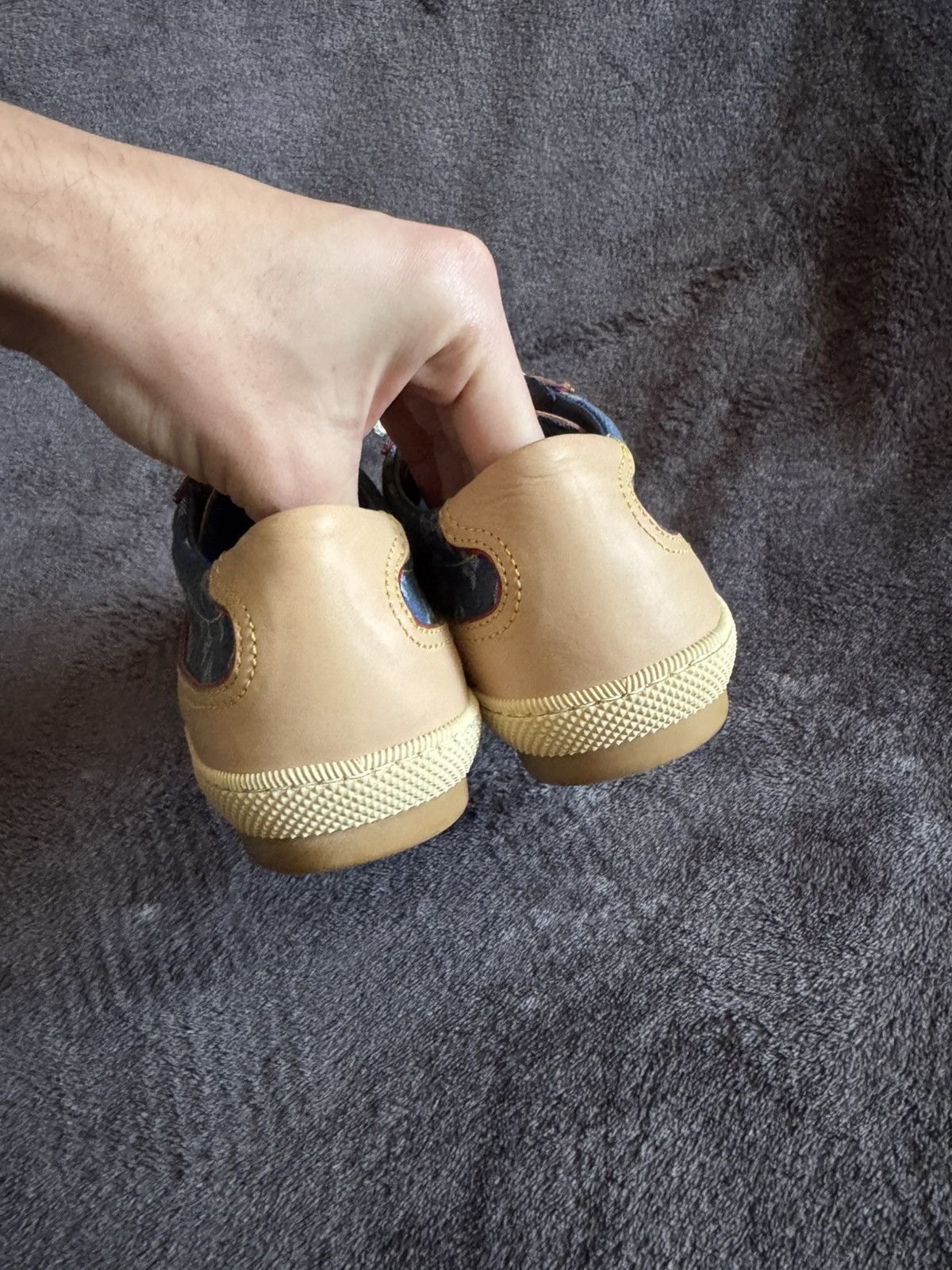 Louis Vuitton Louis Vuitton beige leather blue monogram denim sneakers Size US 5 / IT 35 - 6 Thumbnail