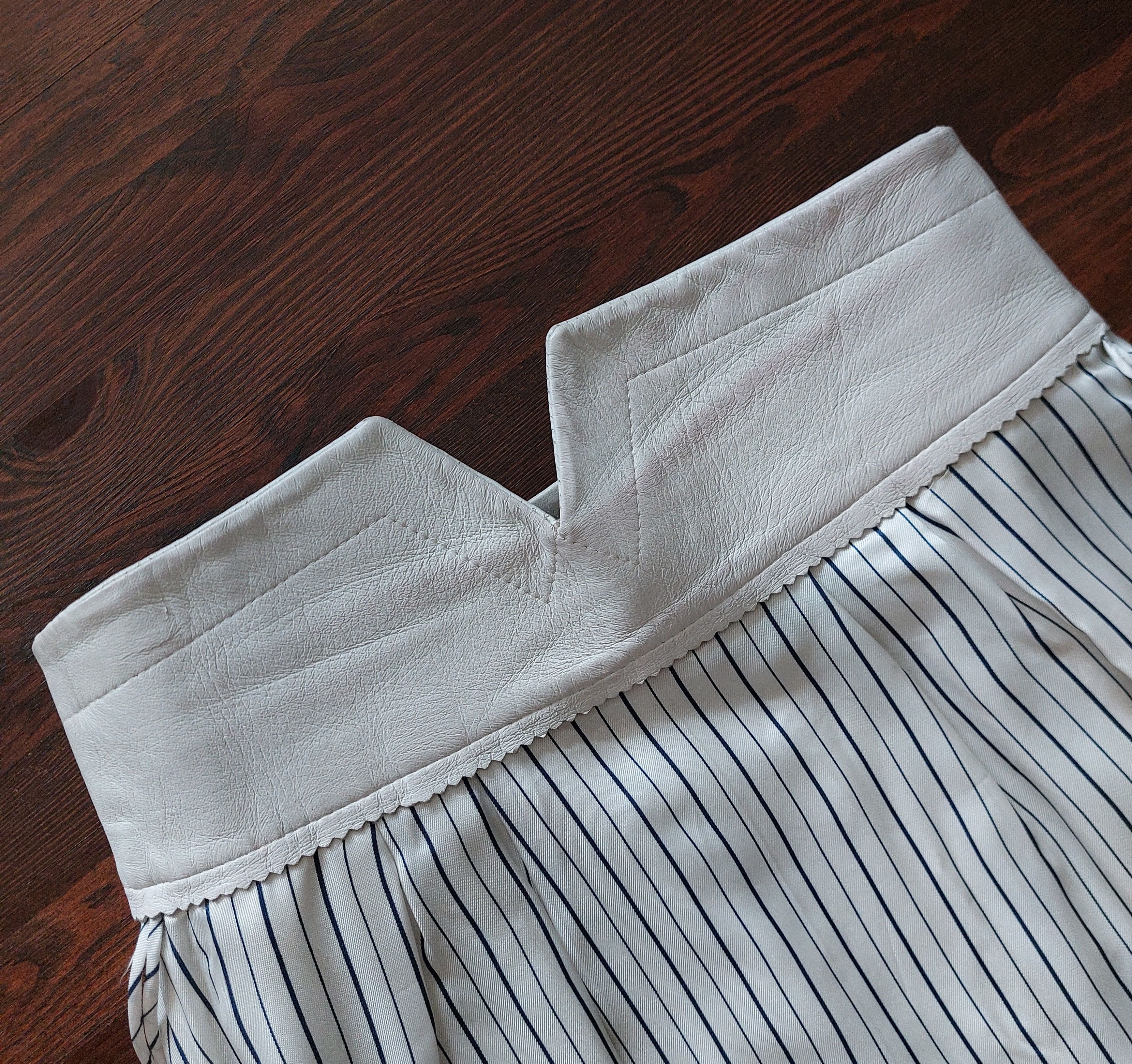 Vintage 1980s leather skirt high-waisted Size 25" / US 0 / IT 36 - 10 Thumbnail