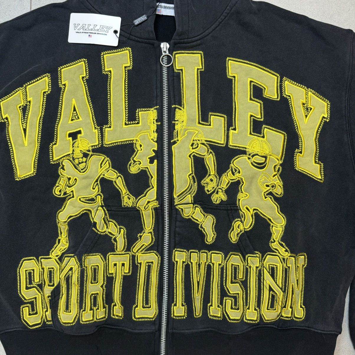 Vale Vale Forever Friday Black Zip up hoodie SIZE XL Size US XL / EU 56 / 4 - 4 Thumbnail