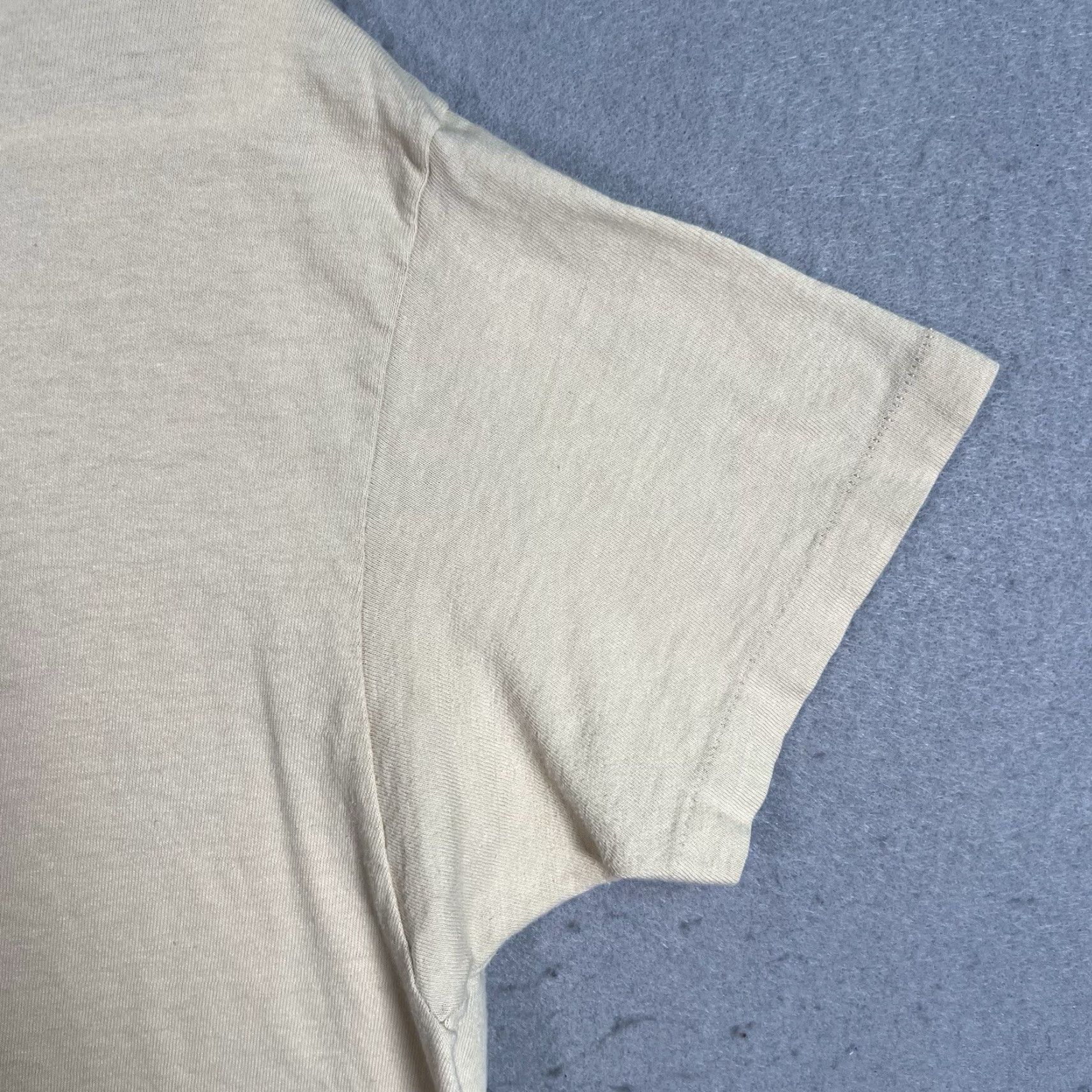 Hanes VINTAGE Average White Band Show Your Hand Shirt Adult Large Beige Mens Size US L / EU 52-54 / 3 - 5 Thumbnail