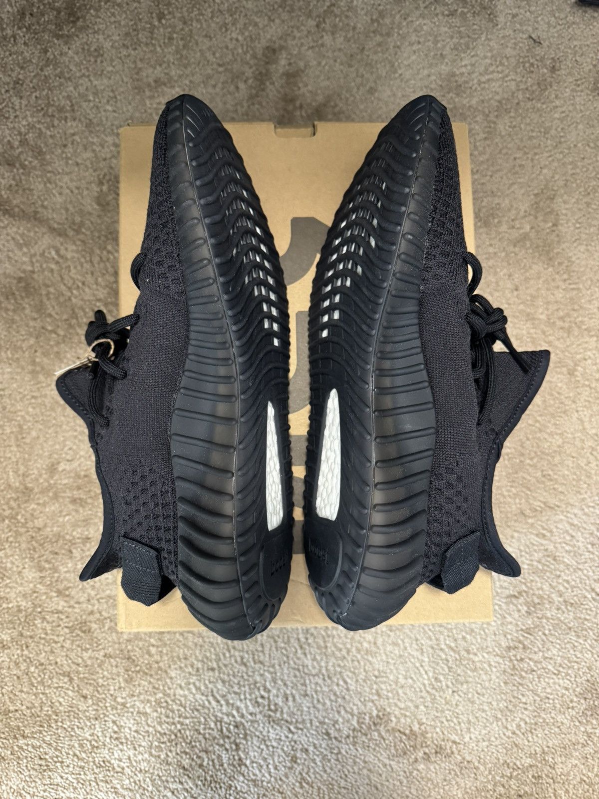 Adidas Yeezy 350 V2 - Onyx 9.5 Size US 9.5 / EU 42-43 - 5 Thumbnail