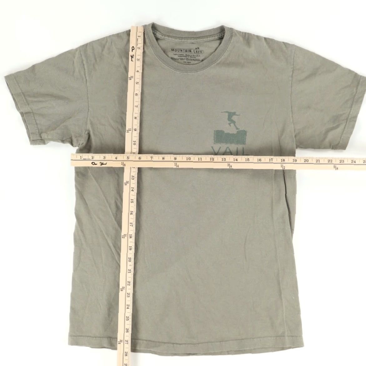 CO VINTAGE Mountain Life Shirt Green Men M Mountain Life Vail CO Hiking Climbing Solid T-Shirt Green Mens M Size US M / EU 48-50 / 2 - 3 Thumbnail