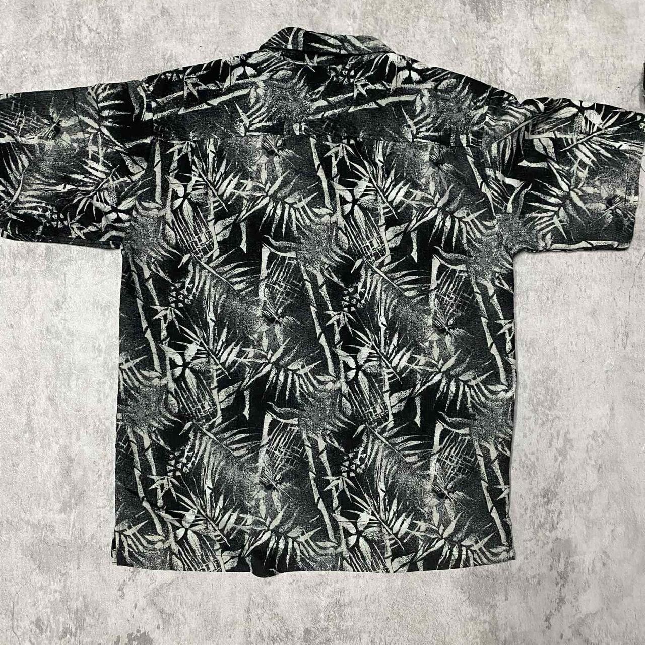Other Black and white short sleeve button-up shirt Size US M / EU 48-50 / 2 - 4 Thumbnail