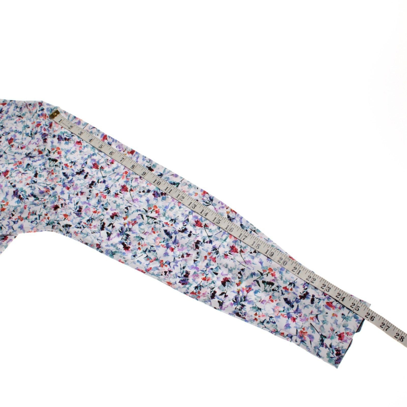 Robert Graham Robert Graham New with tags Shirt Size M US In White Size US M / EU 48-50 / 2 - 8 Thumbnail
