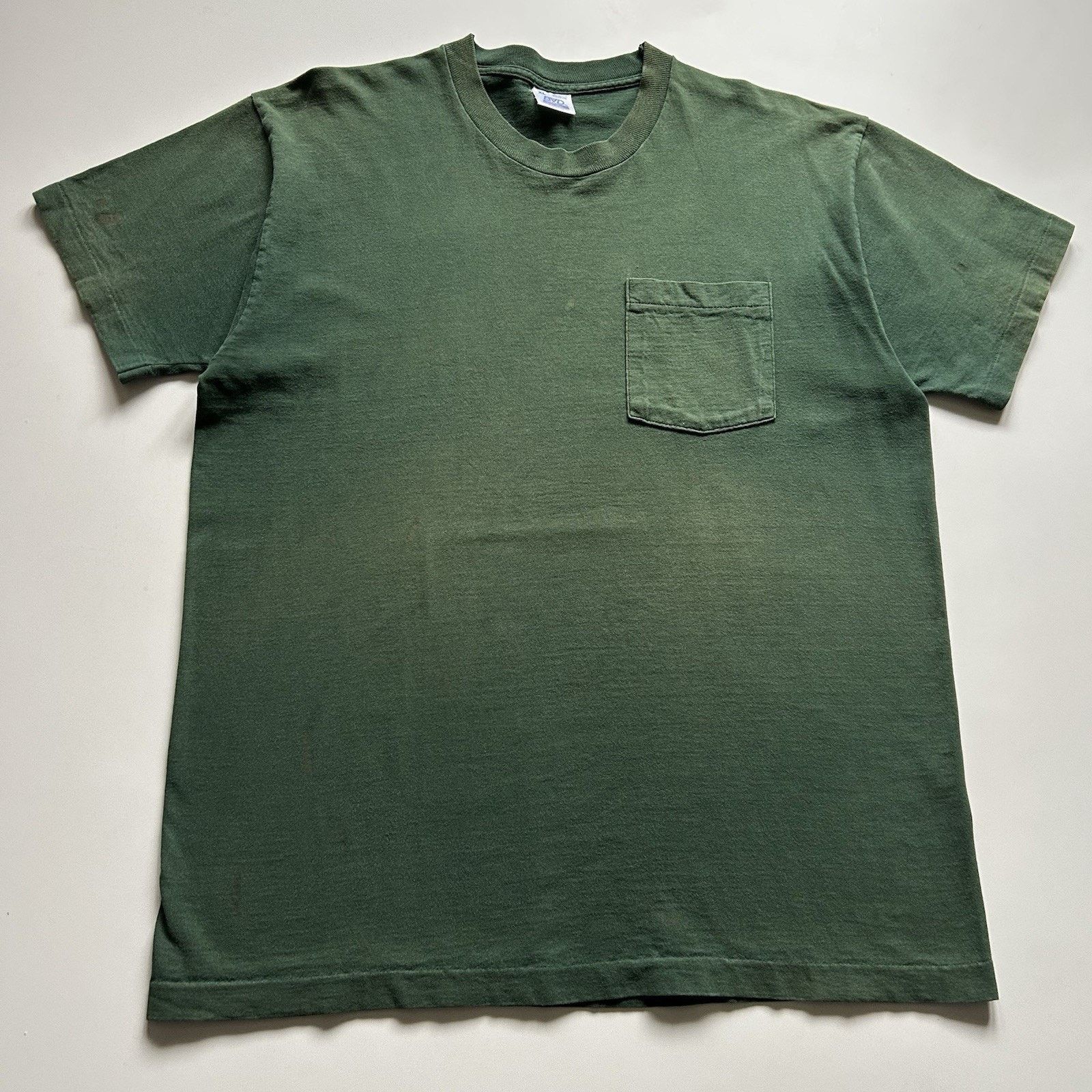 Vintage Vintage Sun Faded Green Blank Pocket T-Shirt XL 90s BVD Rare Size US XL / EU 56 / 4 - 1 Thumbnail