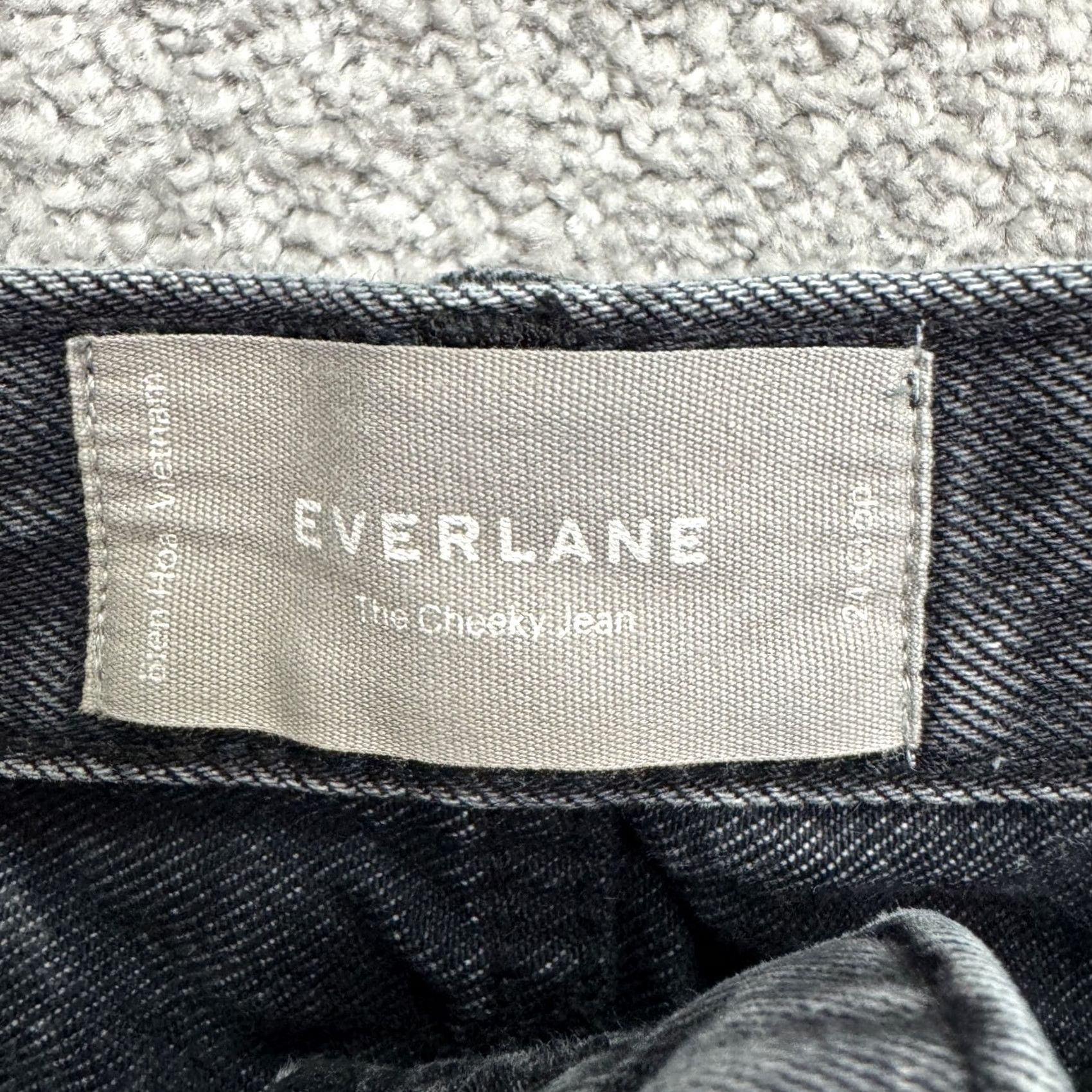 Levi's Everlane The Cheeky Cropped Denim Jeans Womens 26 Black Button Fly Cotton Regular Size Type Jeans Size 26" / US 2 / IT 38 - 7 Thumbnail