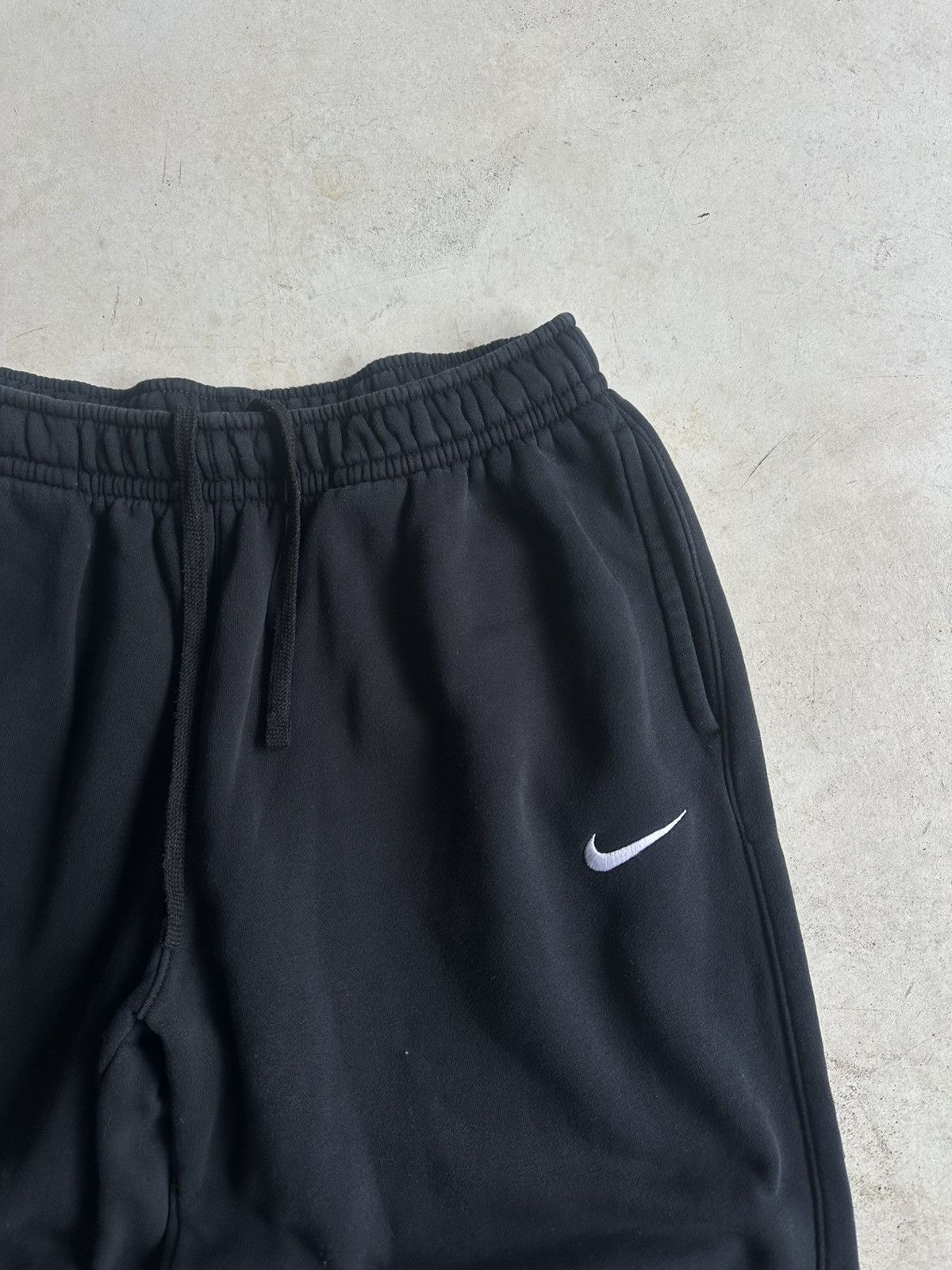 Nike Black Nike Sweatpants Size US 34 / EU 50 - 2 Thumbnail