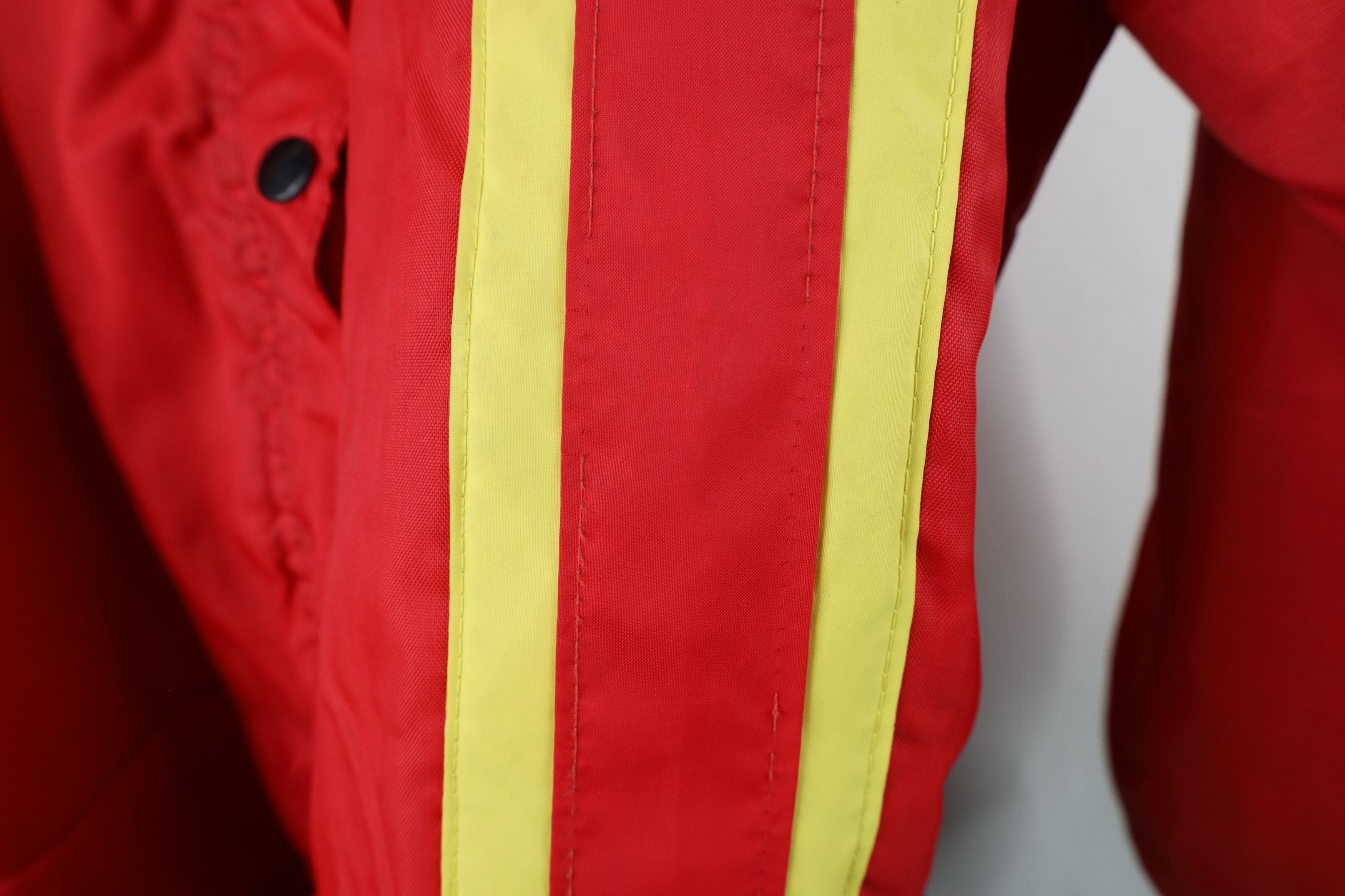 Vintage Vintage 60s 70s Streetwear Belted Ski Jacket USA Think Snow Size US XL / EU 56 / 4 - 5 Thumbnail