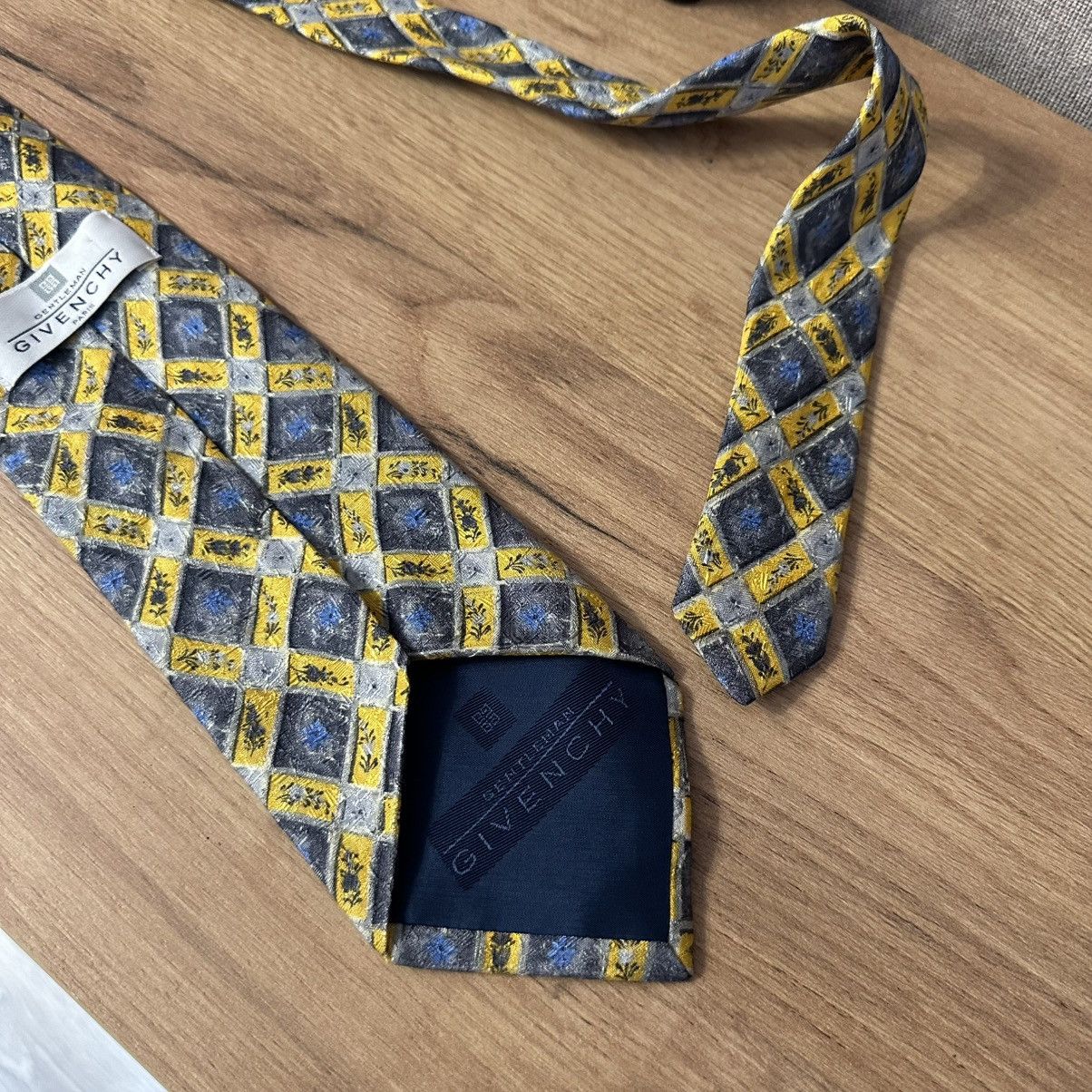 Givenchy Luxury Givenchy Paris Tie Silk Old Money Made In Italy Size ONE SIZE - 4 Thumbnail