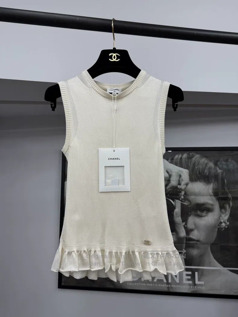 Chanel Chanel White lace sleeveless vest Size XS / US 0-2 / IT 36-38 - 1 Thumbnail