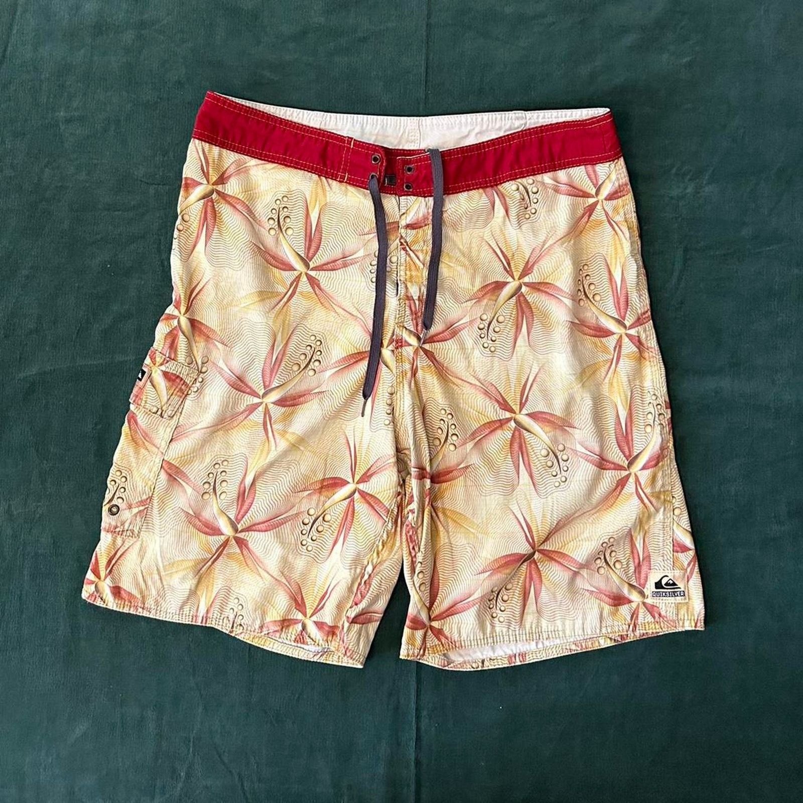 Quiksilver Y2k quiksilver board shorts Size US 33 - 1 Thumbnail