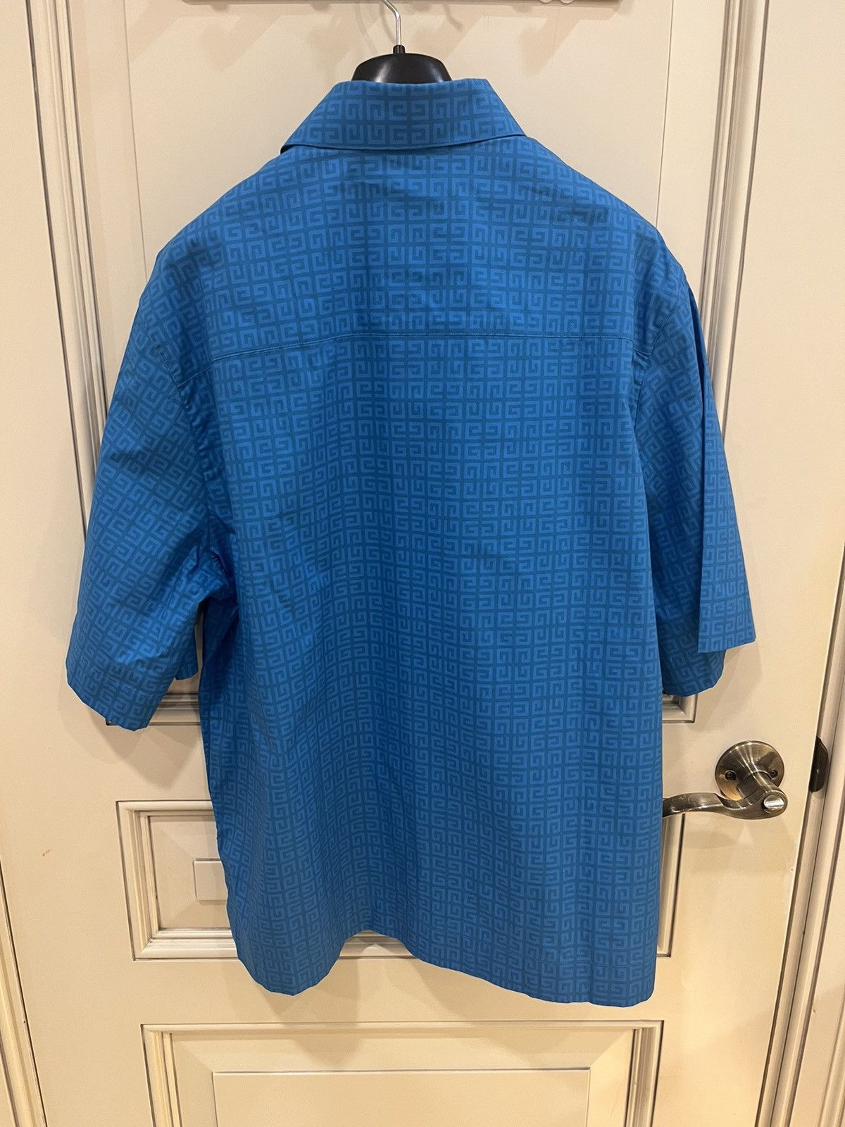 Givenchy 4G monogram print short sleeve shirt Size US M / EU 48-50 / 2 - 11 Thumbnail
