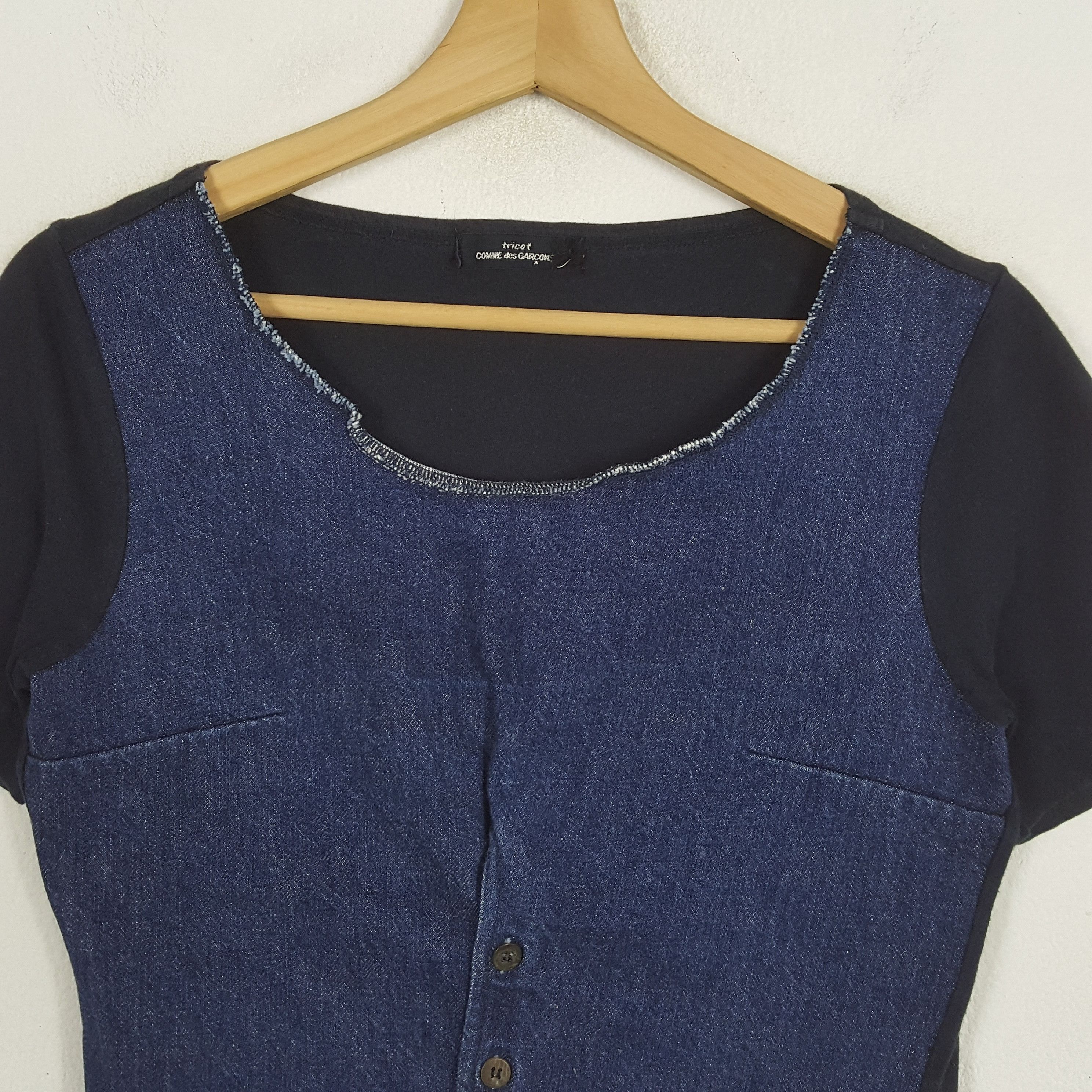 Japanese Brand × Tricot Comme des Garcons × Vintage Vintage TRICOT COMME DES GARÇONS Japan Fashion Brand T-Shirt Size S / US 4 / IT 40 - 2 Thumbnail