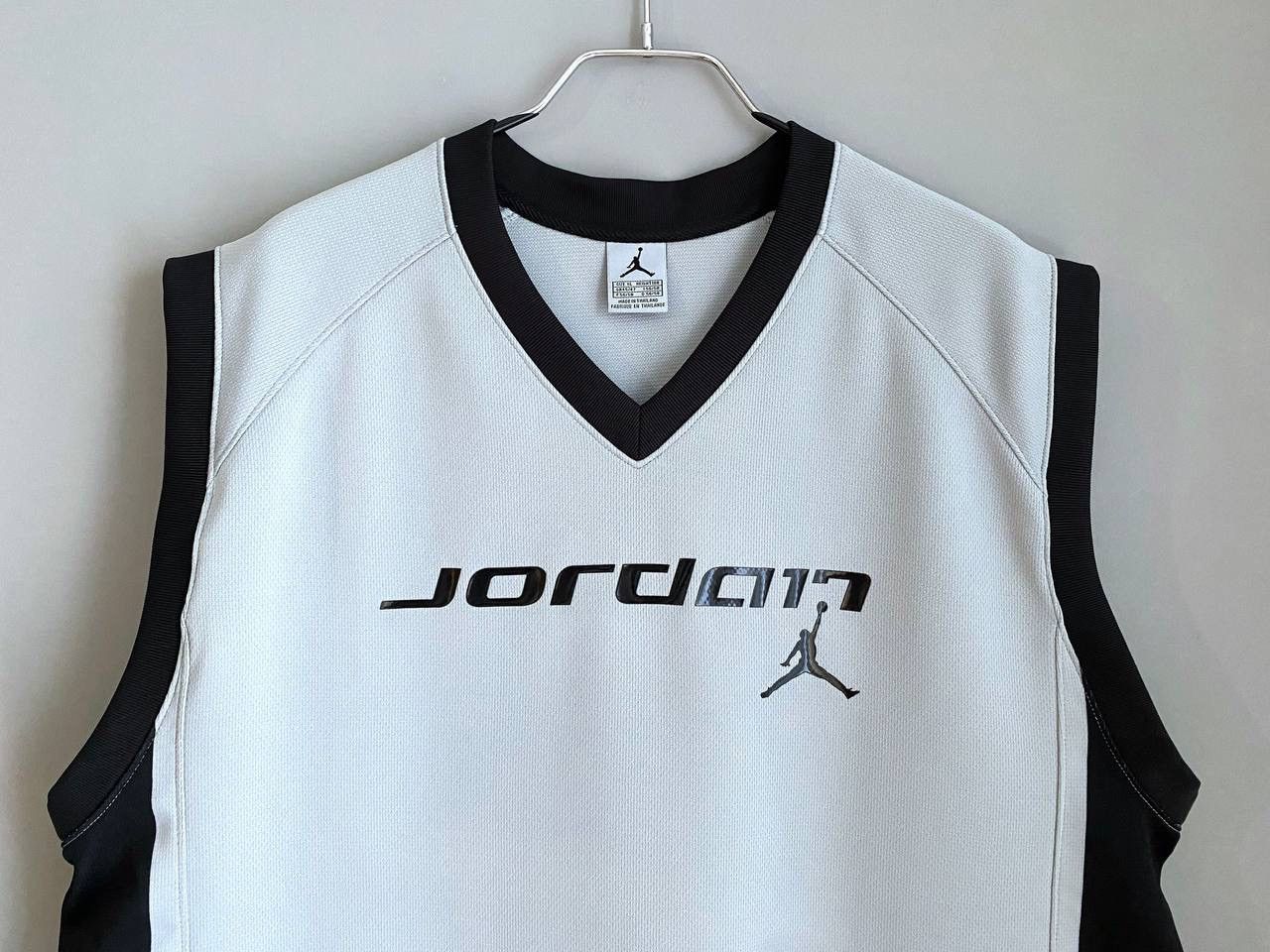 Vintage Vintage Air Jordan #23 Men's Bsketball Jersey, Size XL Size US XL / EU 56 / 4 - 3 Thumbnail