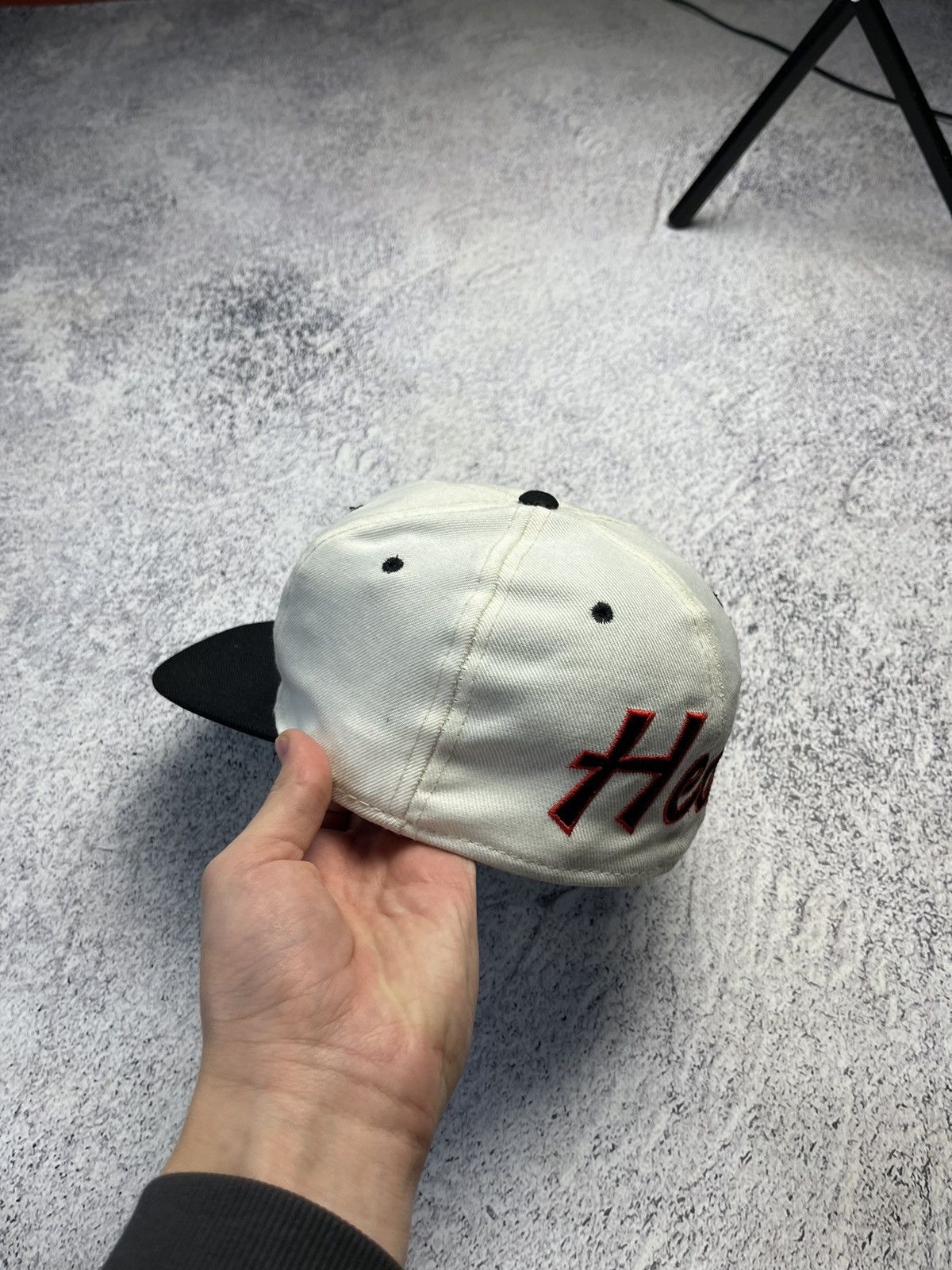 NBA Vintage Miami Heat Cap NBA Streetwear Rare Casual Fan Logo Size ONE SIZE - 4 Thumbnail