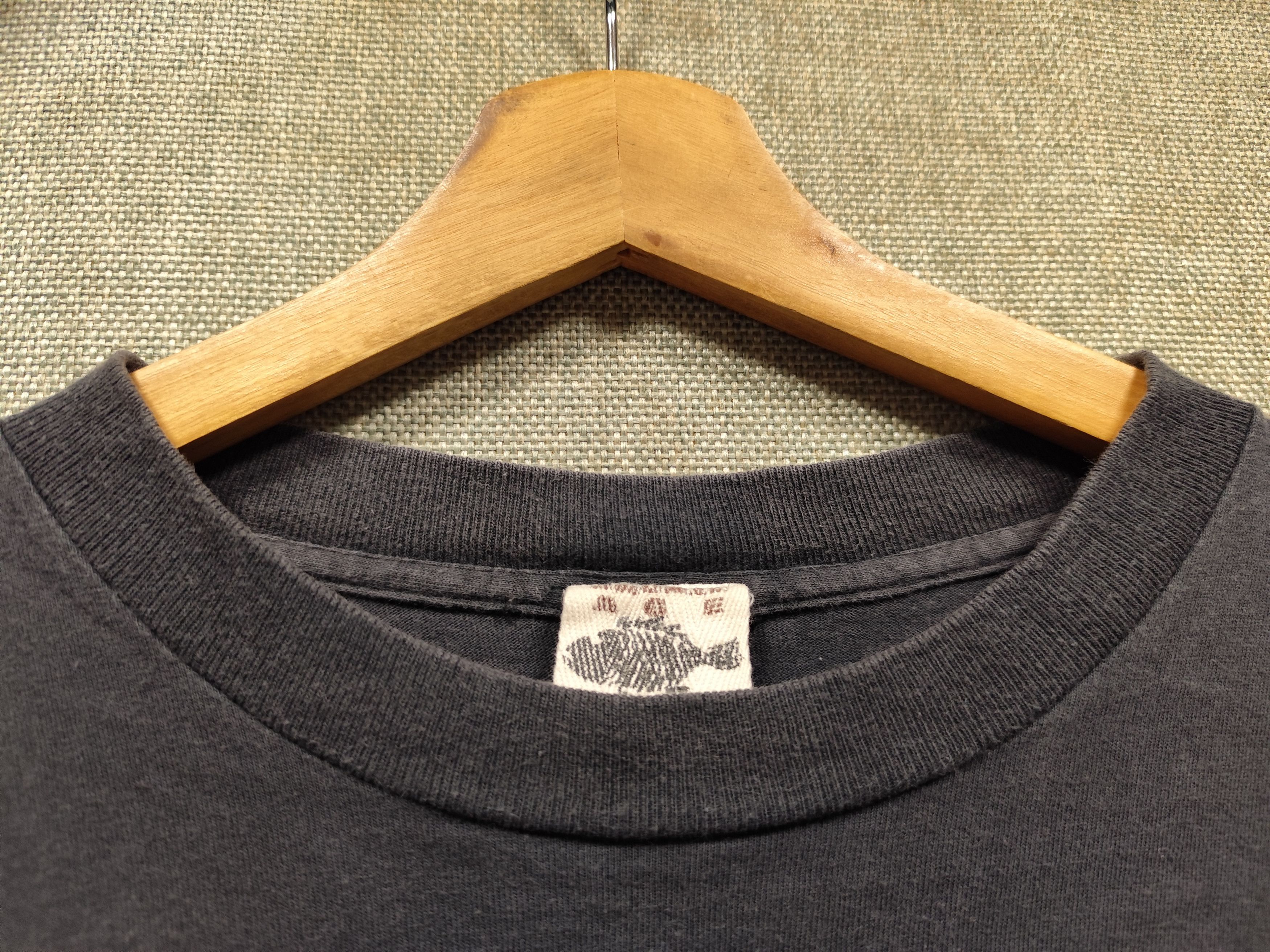 Vintage vintage 90s t shirt bronze age Size US M / EU 48-50 / 2 - 4 Thumbnail