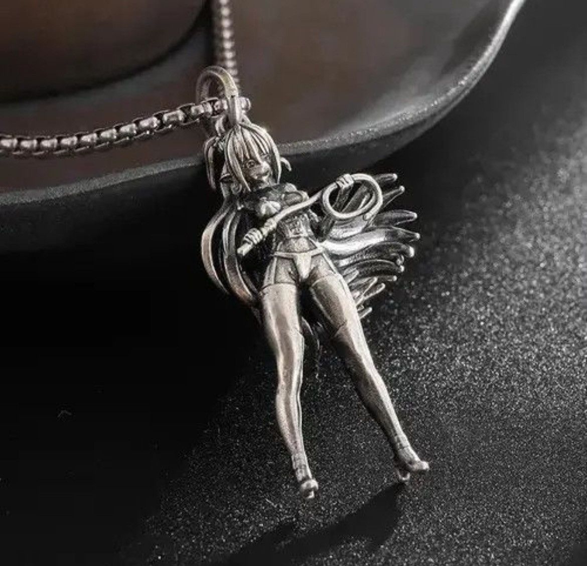 Vintage Classic Style Wings Girls Pendant Necklace Size ONE SIZE - 1 Thumbnail