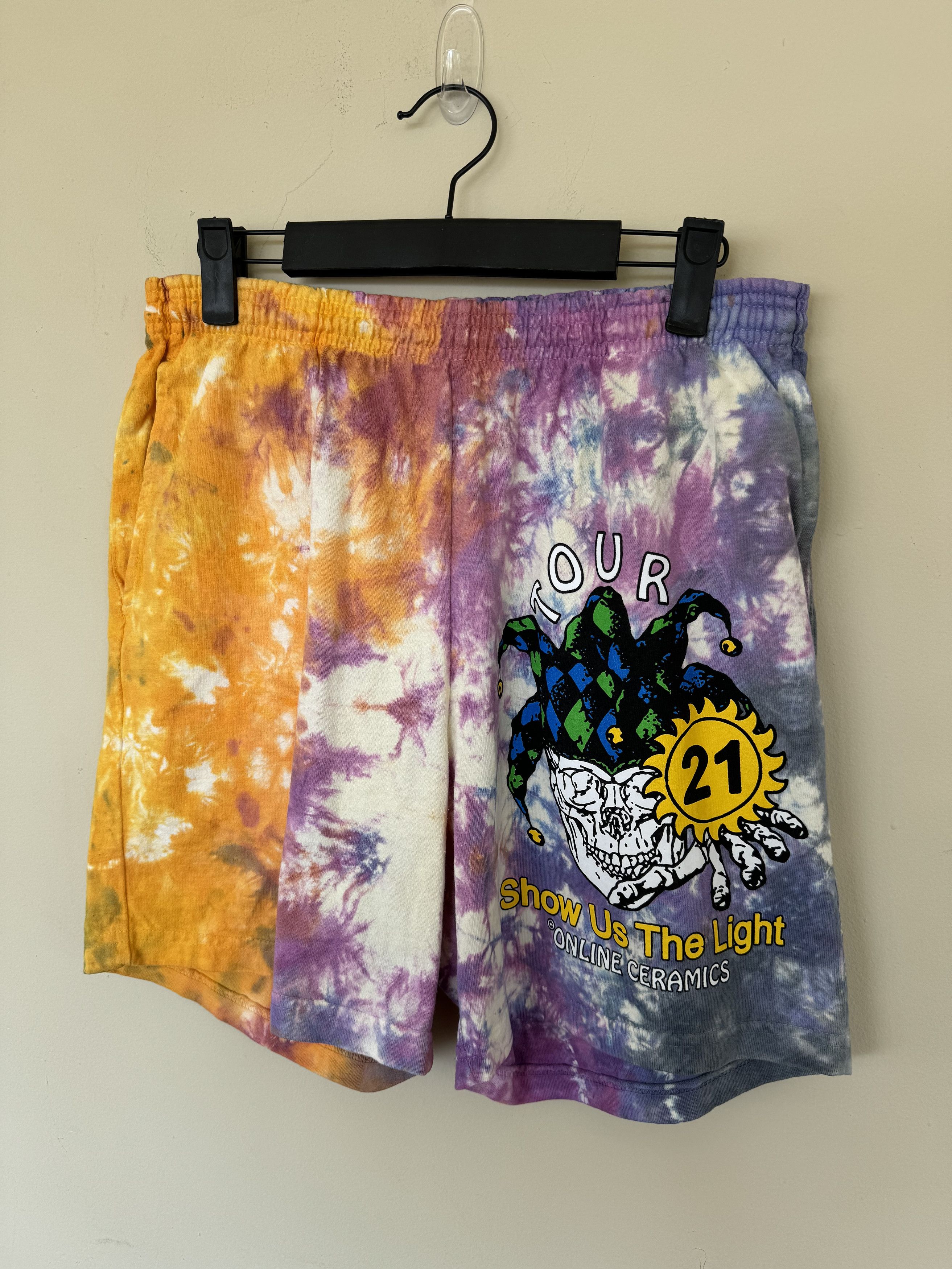 Image of Online Ceramics Tye Dye 2021 Shorts Size S, Men's