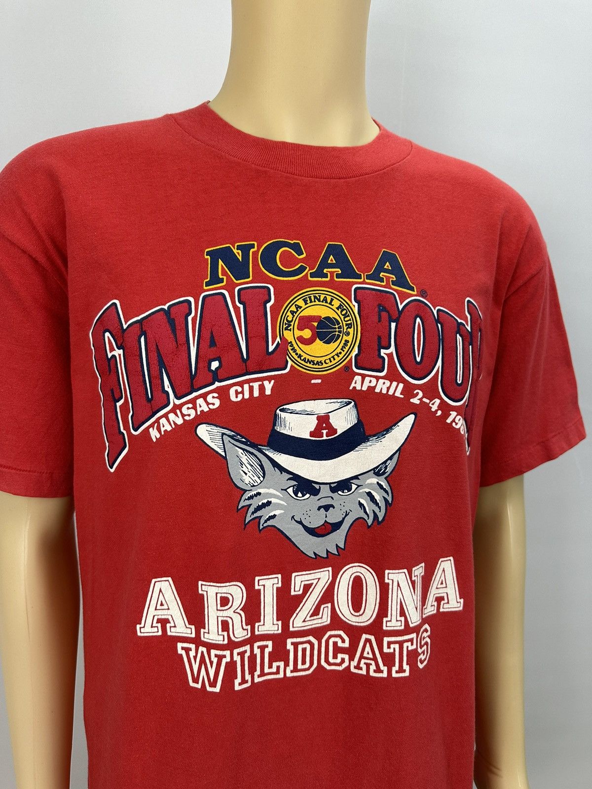 MLB Vintage Arizona Wildcats Final Four 1988 Tshirt A661 Size US XL / EU 56 / 4 - 2 Thumbnail