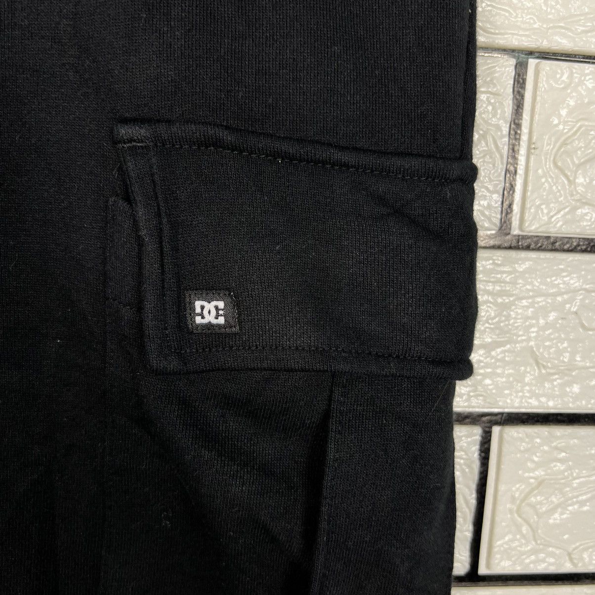 DC DC SHOE Black Cargo Sweatpants #4264-C194 Size US 30 / EU 46 - 7 Thumbnail