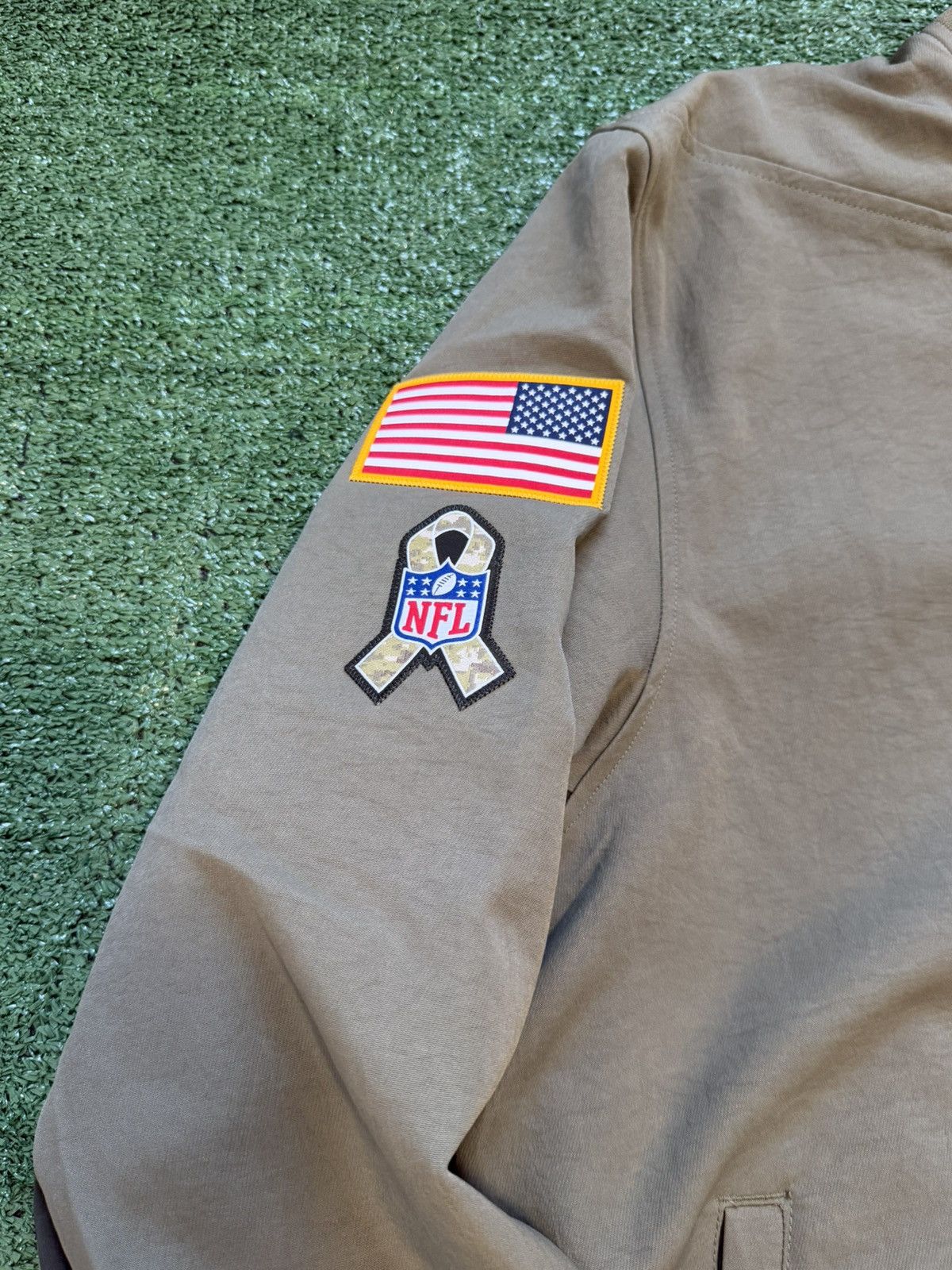 Nike Las Vegas Raiders Men’s 2XL Nike NFL Salute to Service Full Size US XXL / EU 58 / 5 - 2 Thumbnail
