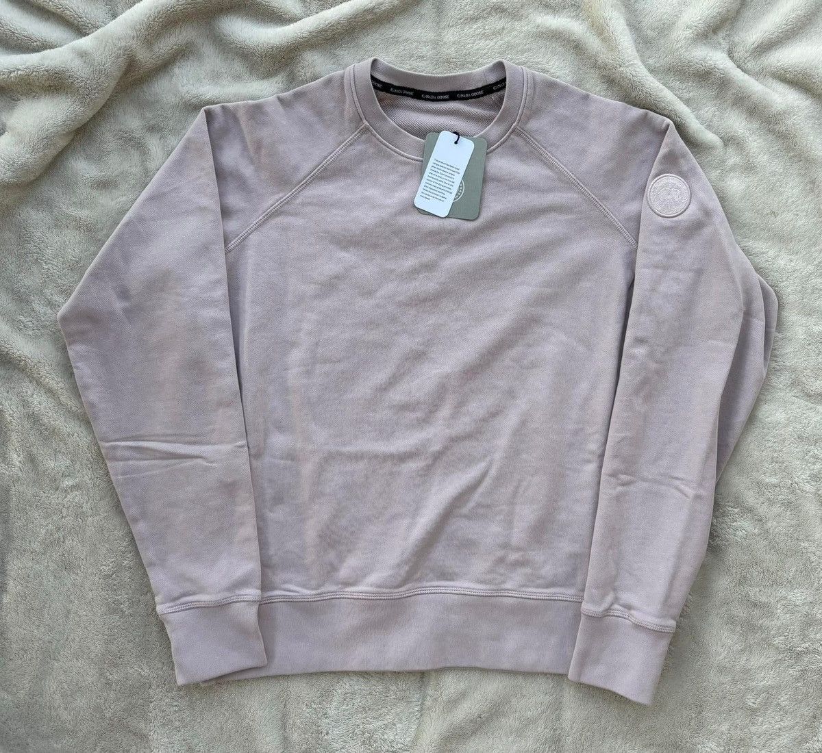 Canada Goose Canada Goose Lucent Rose Crewnweck Size US M / EU 48-50 / 2 - 1 Thumbnail