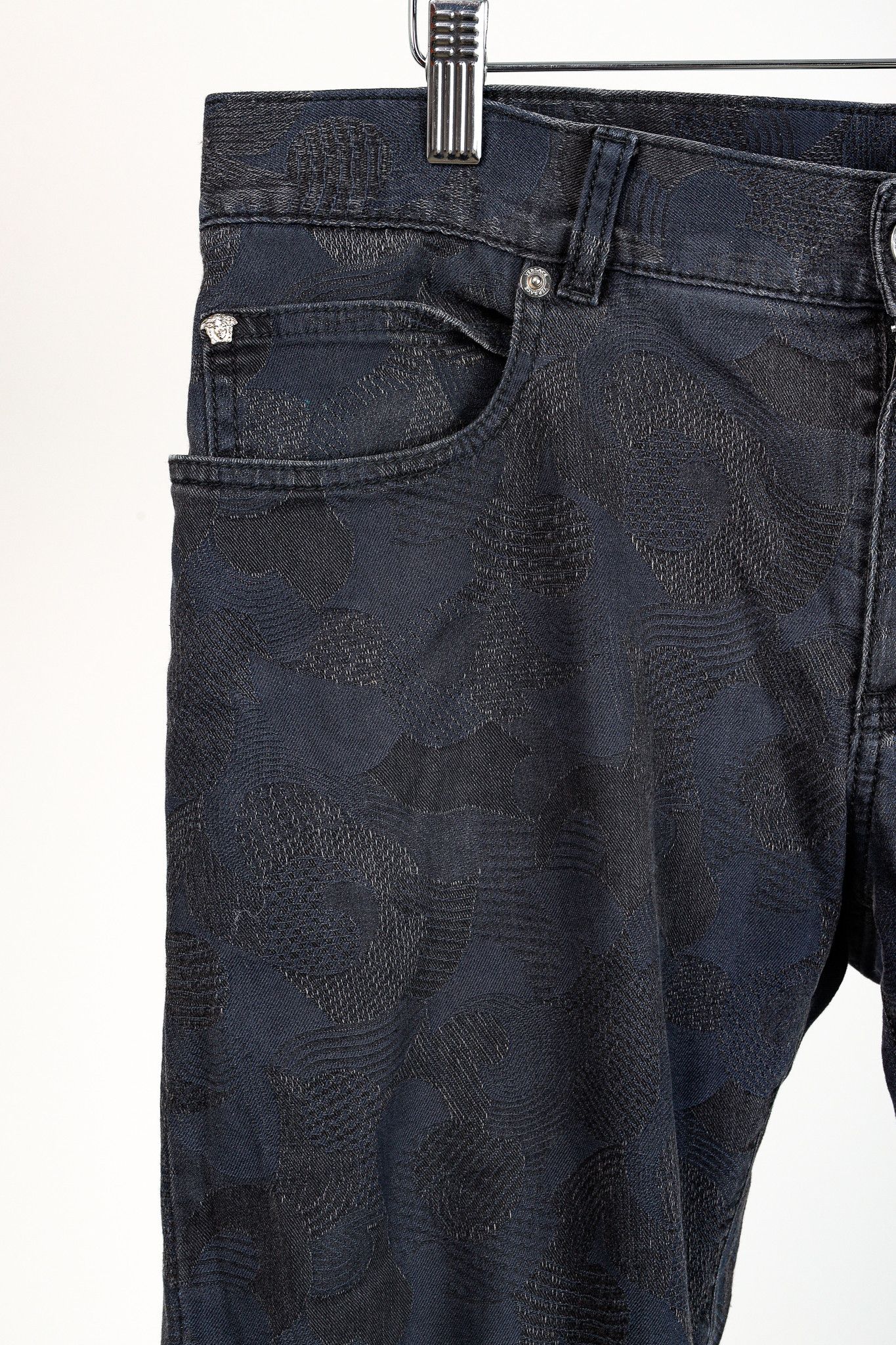 Versace Versace Cody Navy & Black Jacquard Slim-Fit Jeans Size 36" / US 14 / IT 50 - 9 Thumbnail