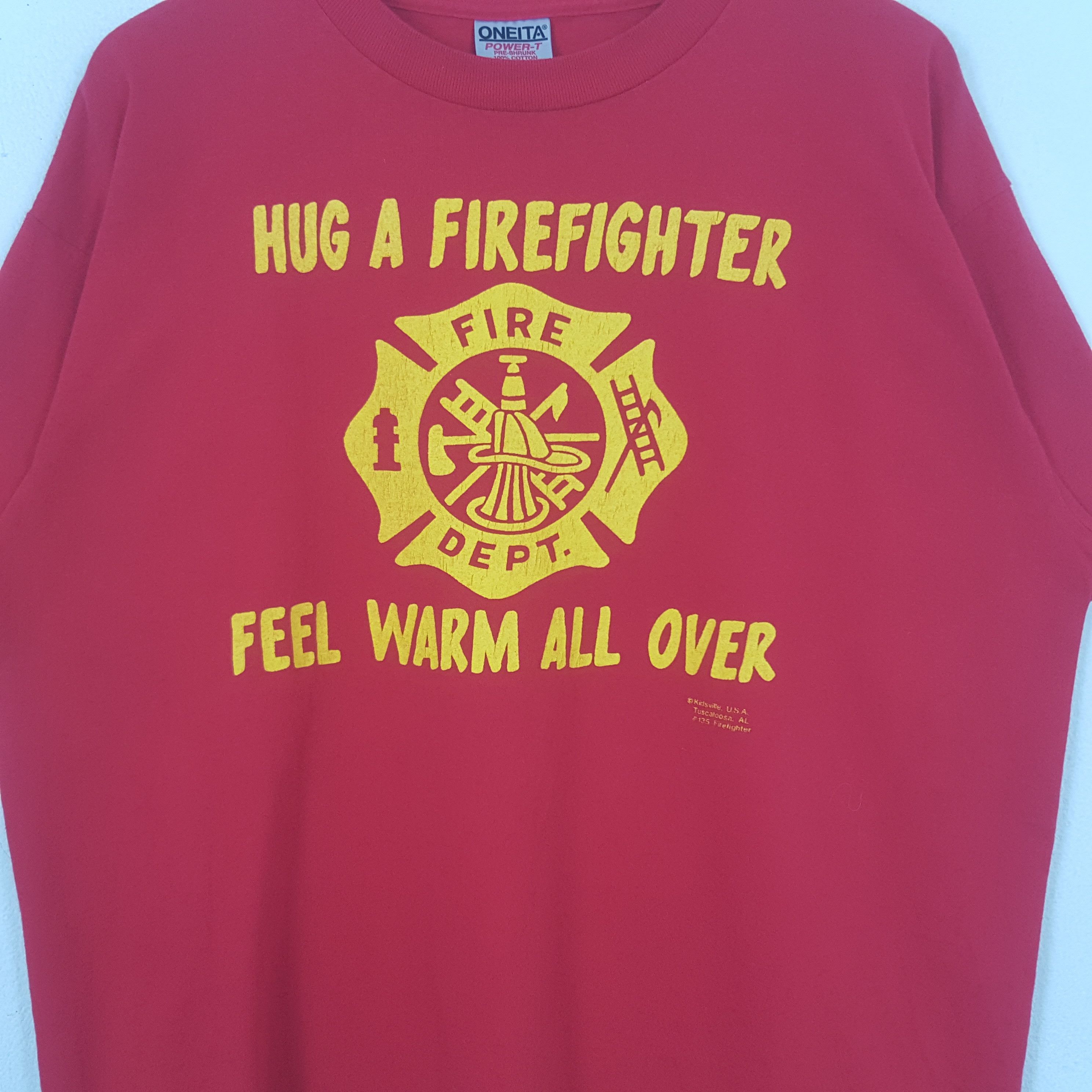 Other Vintage Hug A Firefinger American Fire Depart Tshirt RR1 Size US XL / EU 56 / 4 - 2 Thumbnail