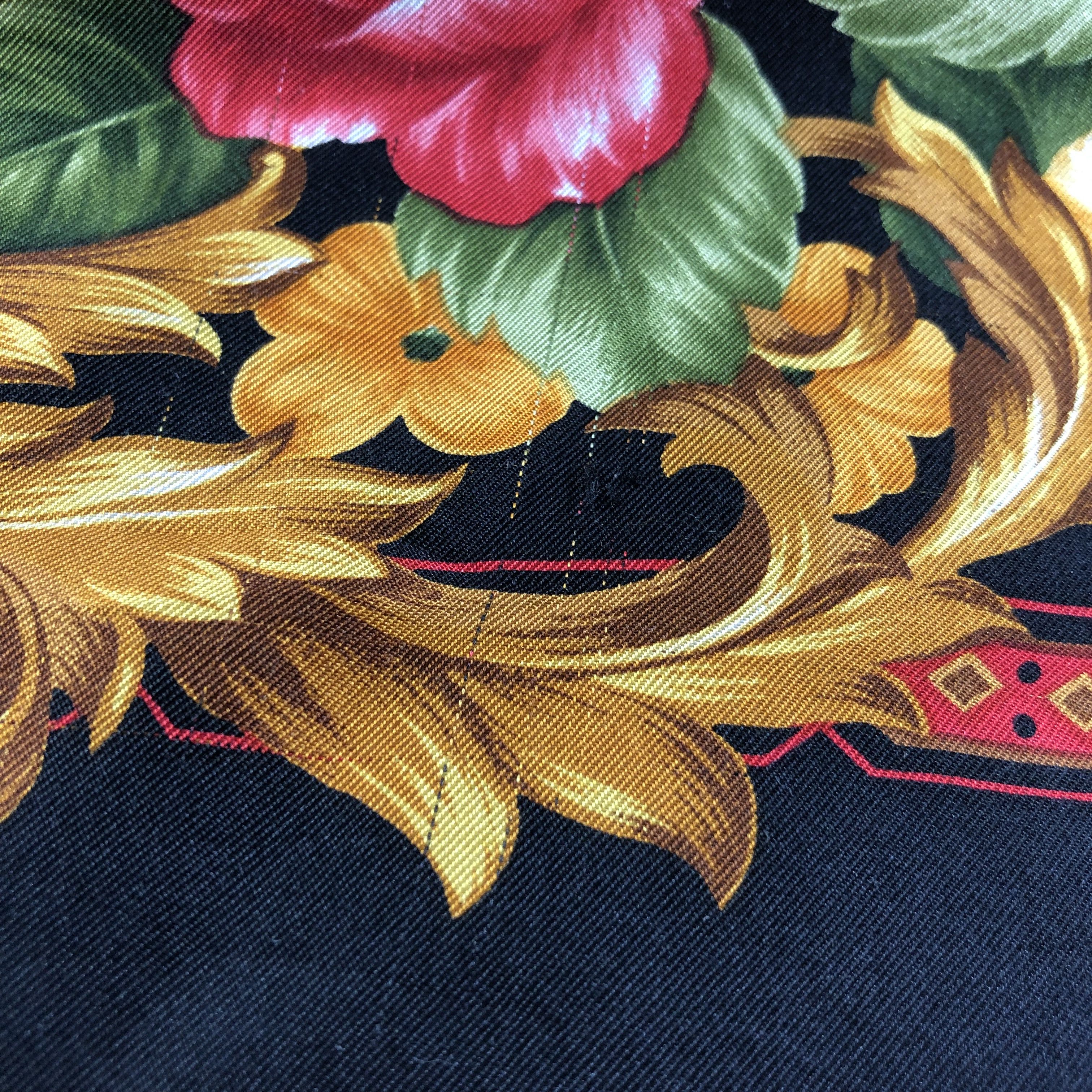 Japanese Brand Luxury Valentino Garavani Baroque Floral Silk Scarf M643 Size ONE SIZE - 14 Thumbnail