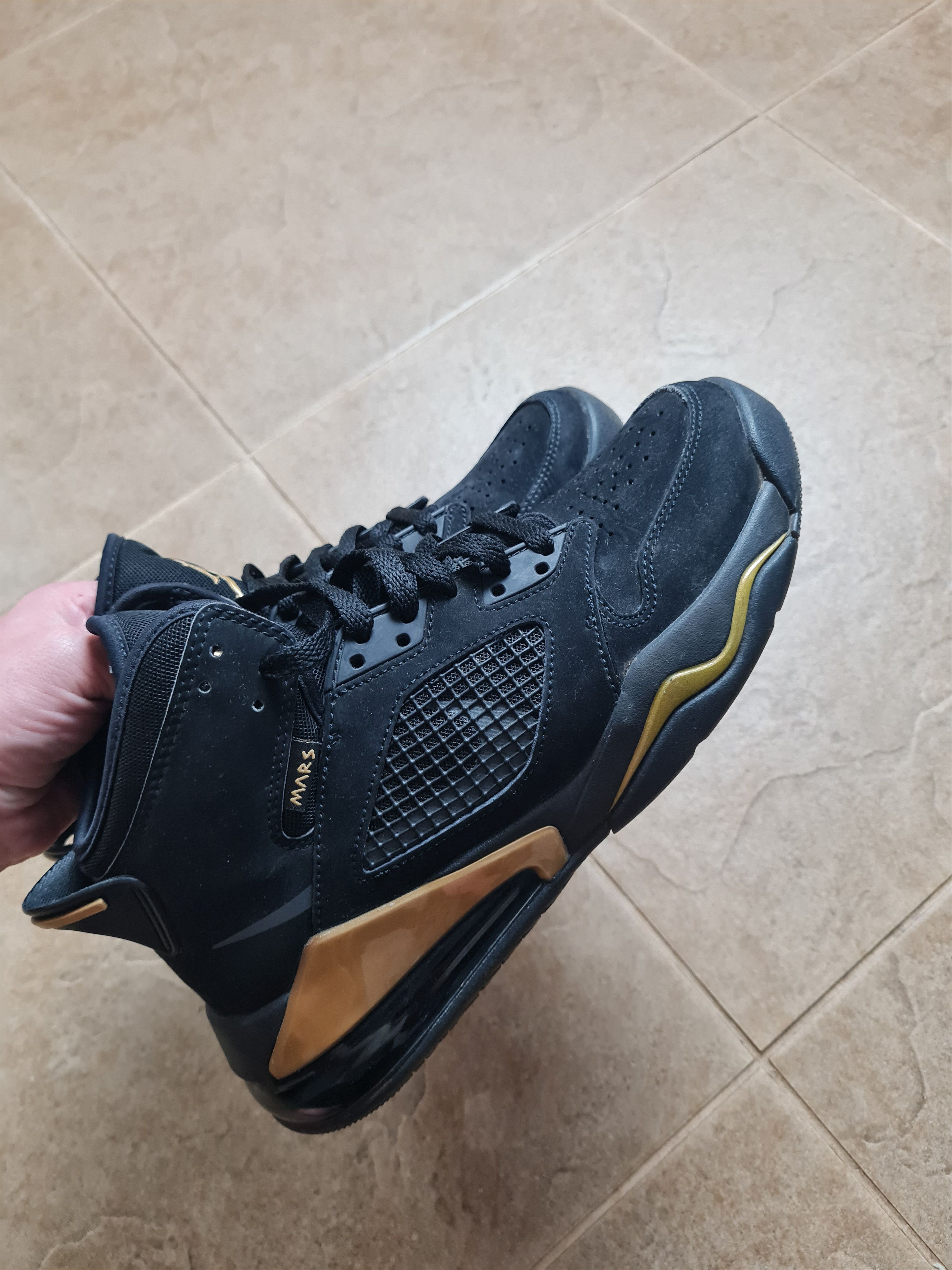 Nike Nike Air Jordan Mars 270 Mens Black/Gold CD7070-007 SZ US7 Size US 7 / EU 40 - 14 Thumbnail