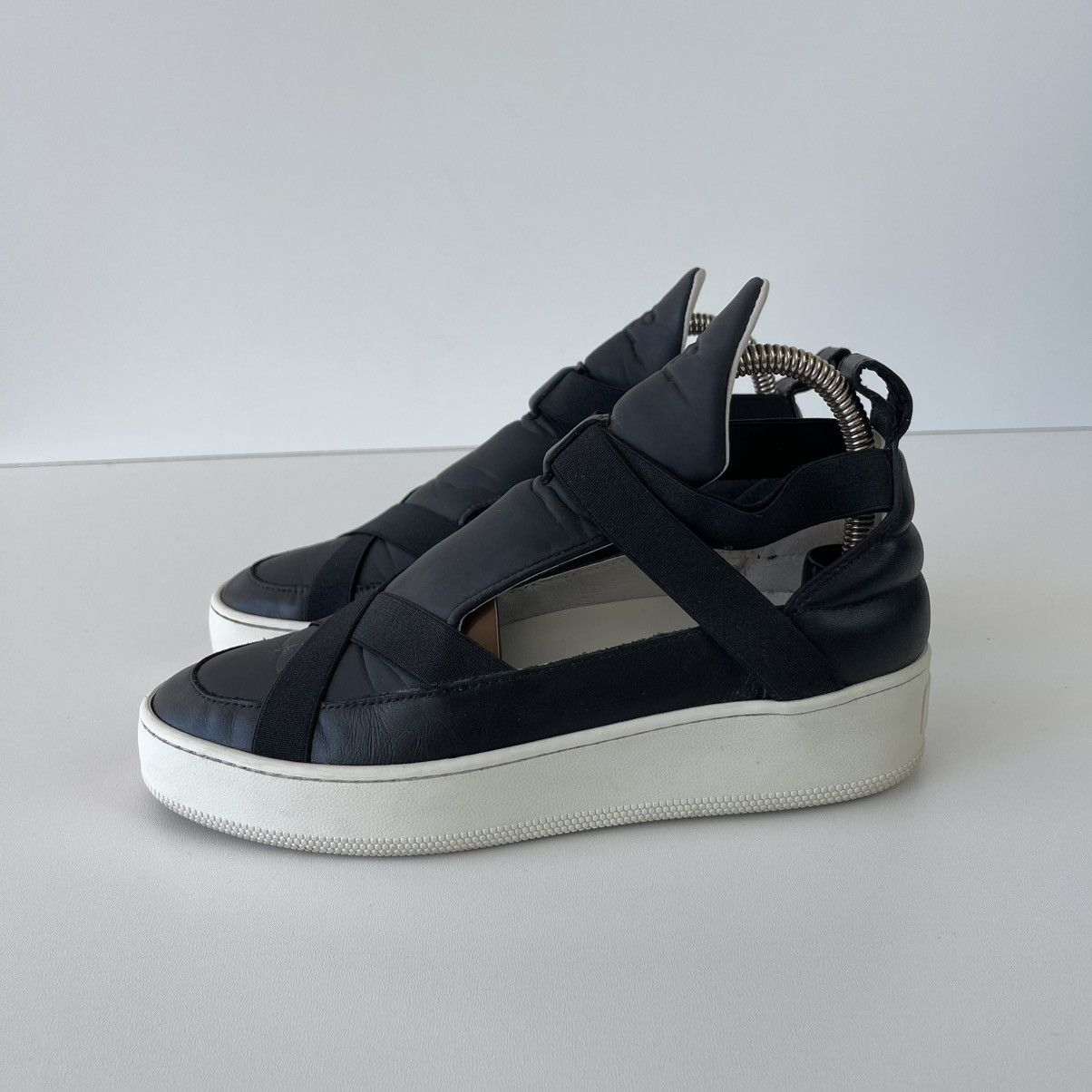 Filling Pieces Filling Pieces Spring ‘17 Livia Strap Leather Sneakers Black Size US 7 / IT 37 - 2 Thumbnail