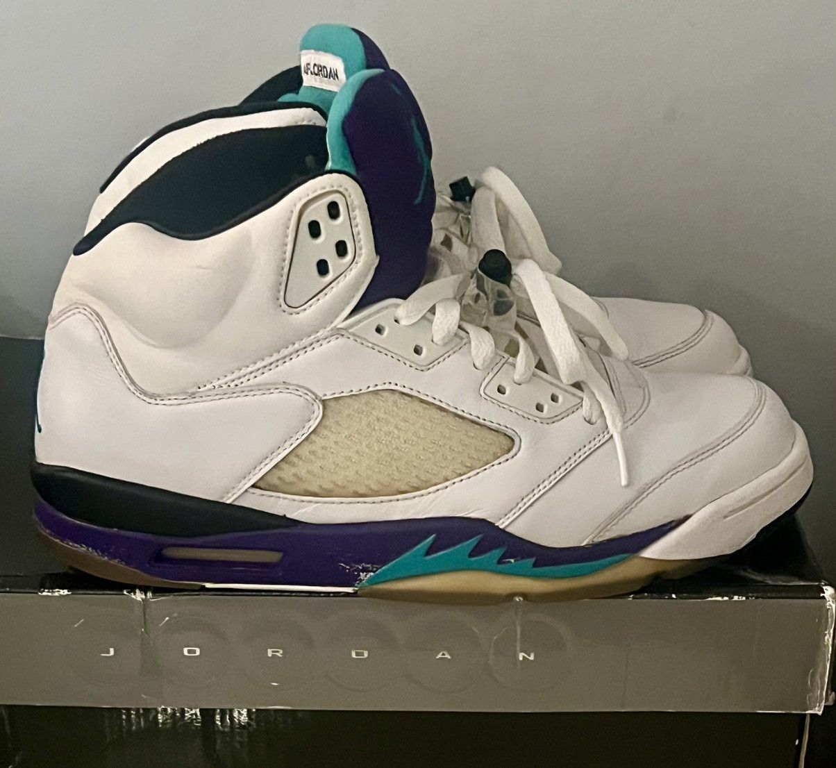 Jordan Brand Authentic Air Jordan 5 V Retro Grape sneakers 2006 release Size US 10 / EU 43 - 3 Thumbnail