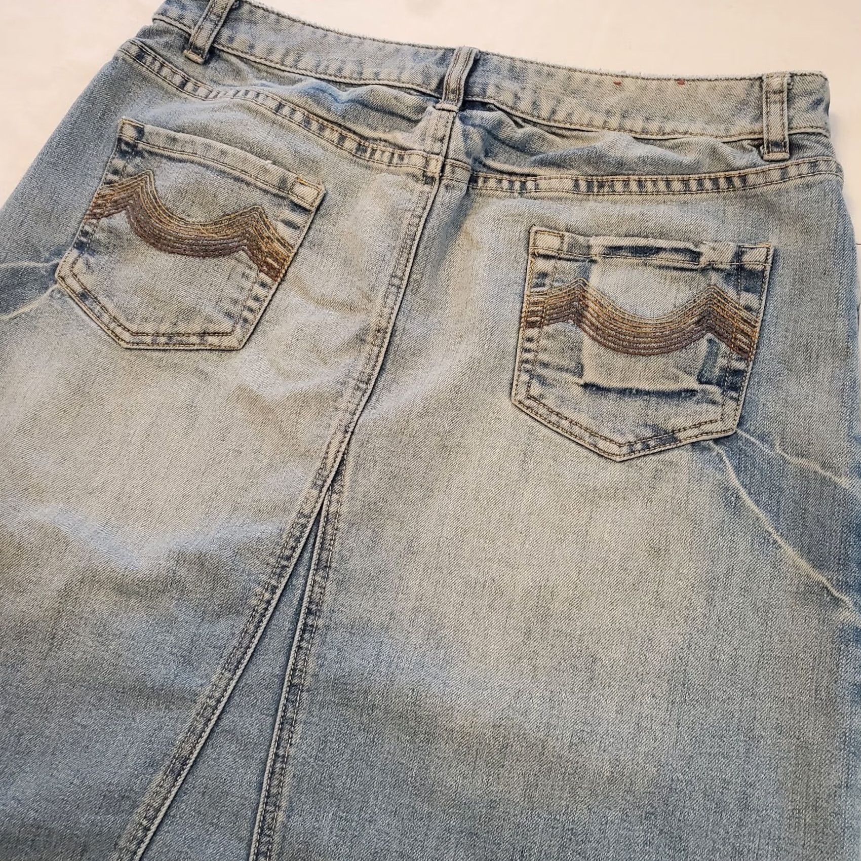 Mossimo VINTAGE Mossimo Denim Knee Length Skirt Button Zipper Pockets A-Line Solid Blue Womens 90s Hippie Western B OA Size 32" / US 10 / IT 46 - 5 Thumbnail