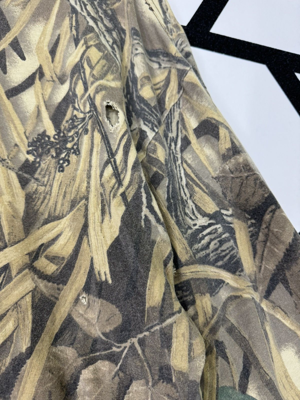Vintage VINTAGE CAMO ADVANTAGE WETLANDS LONG SLEEVE DISTREES TEE Size US L / EU 52-54 / 3 - 14 Thumbnail