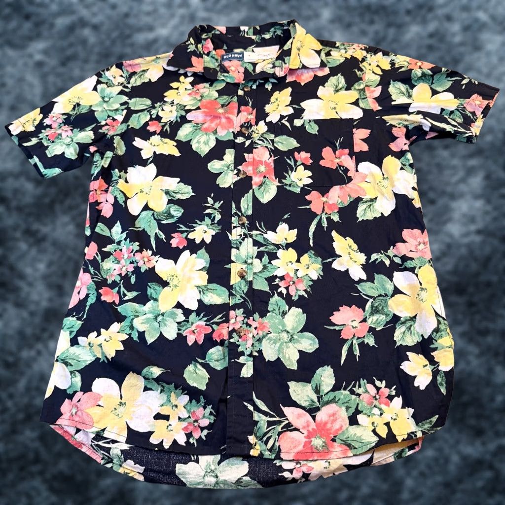 Old Navy Old Navy Button-Up Short Sleeve Floral Print Everyday Shirt Mens Small Black Floral Button-Up Pocketed Shirt Size US S / EU 44-46 / 1 - 1 Thumbnail