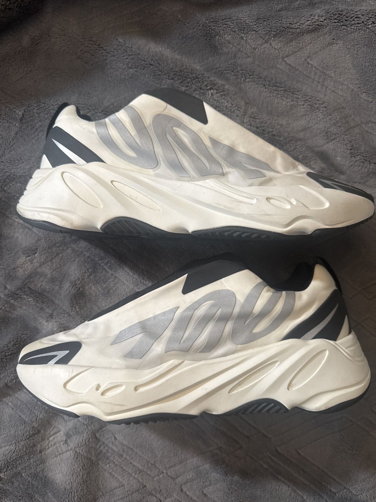 Yeezy Yeezy 700 mnvn Size US 10.5 / EU 43-44 - 1 Thumbnail