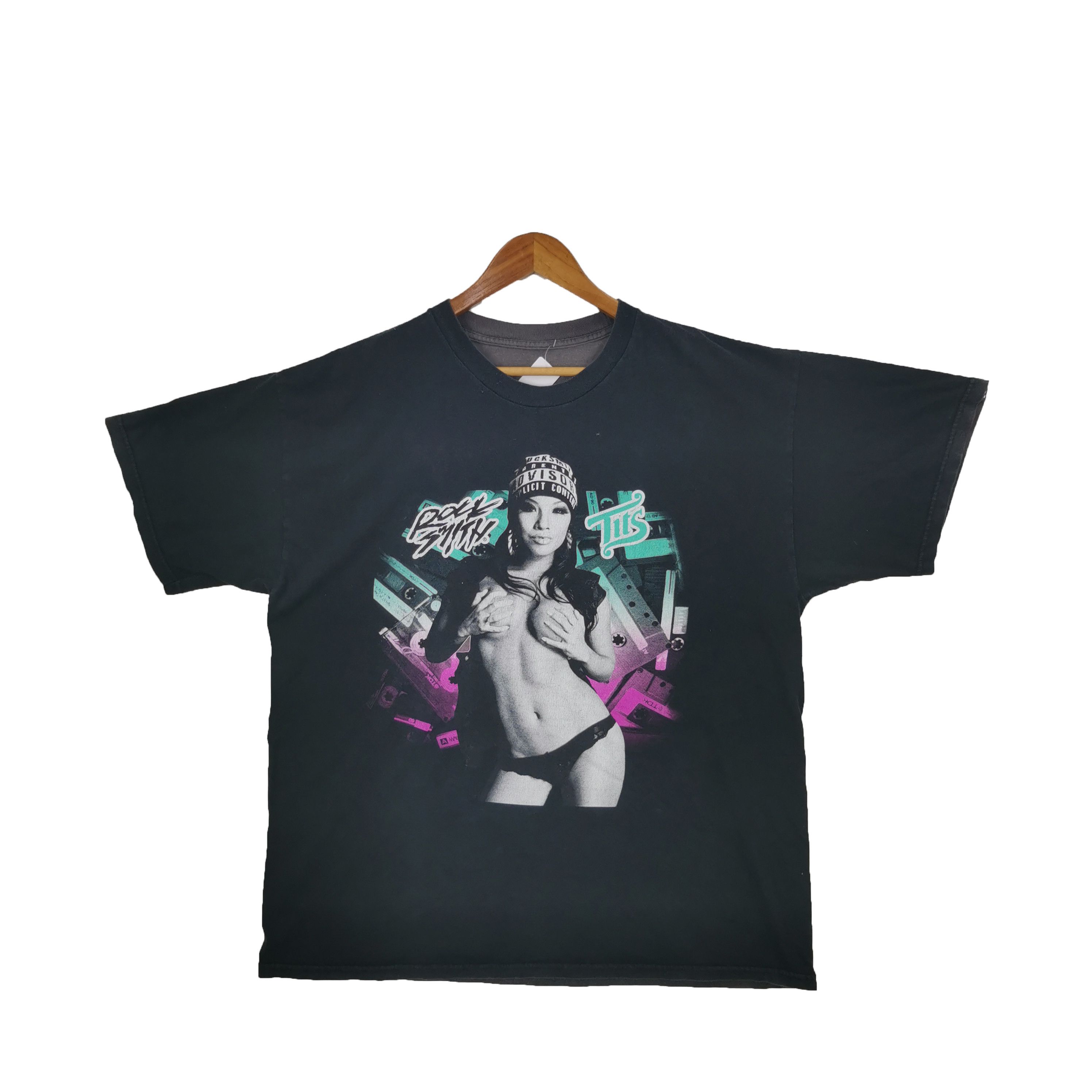 Japanese Brand Vintage Hip Hop T Shirt Tits Nude Hentai Tees Size US L / EU 52-54 / 3 - 1 Thumbnail