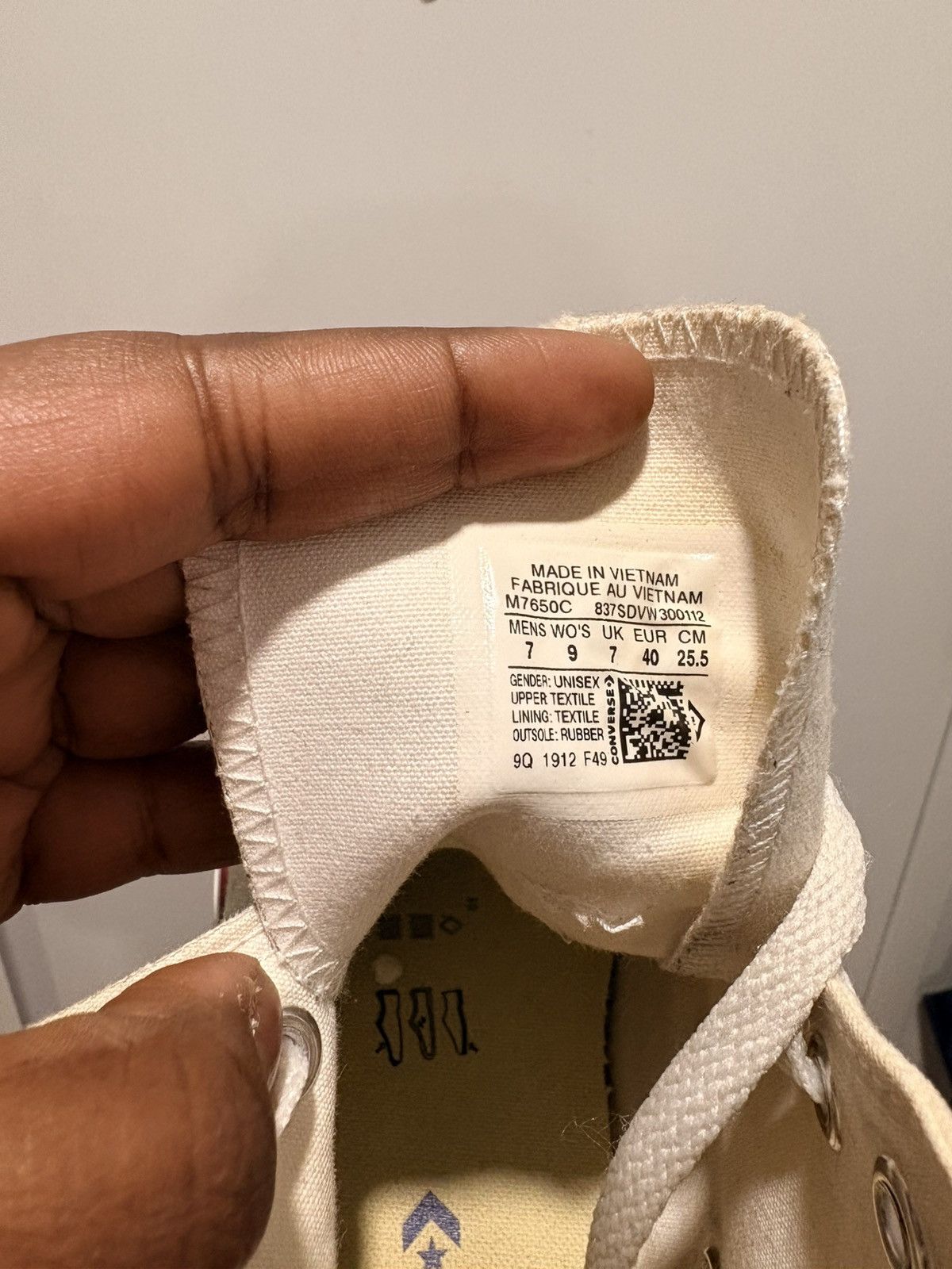 Converse High Top White Converse Sneakers Size US 7 / EU 40 - 5 Thumbnail
