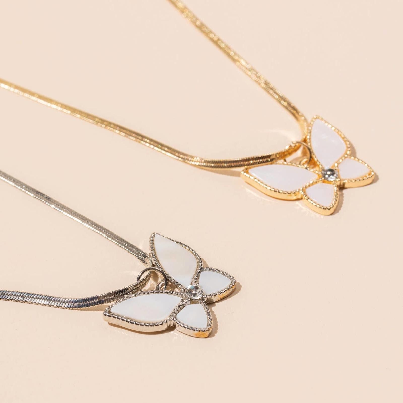 Other Butterfly Charm Short Necklace Gold or Silver Size ONE SIZE - 1 Thumbnail
