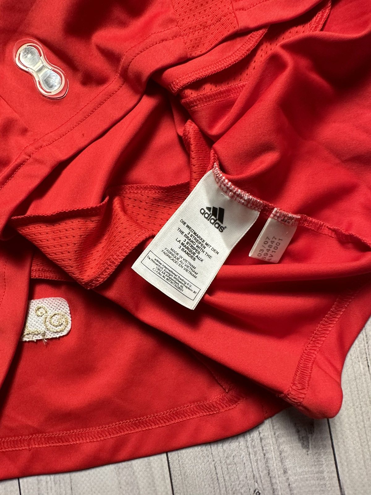 Adidas × Vintage Vintage adidas Benfica soccer jersey size M long sleeve Size US M / EU 48-50 / 2 - 6 Thumbnail