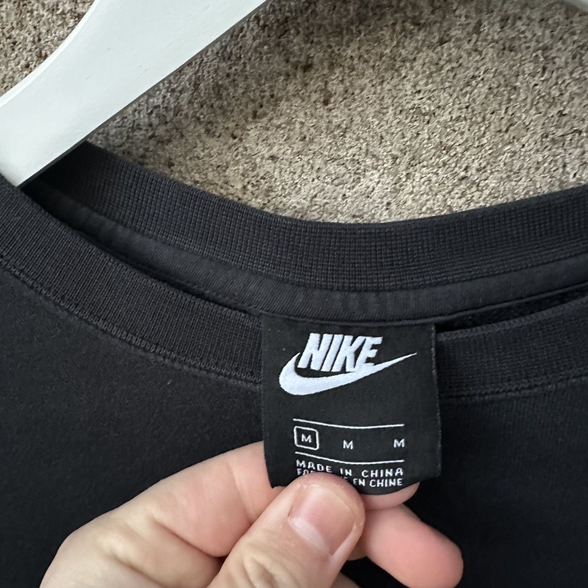 Nike Vintage Nike Sweatshirt Small Logo Hype Trend Size M Y2K Size US M / EU 48-50 / 2 - 6 Thumbnail