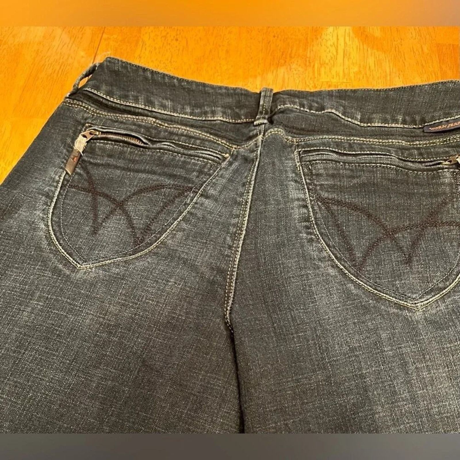 The Unbranded Brand Worn Jeans in good condition, size 6 (28) Size 28" / US 6 / IT 42 - 6 Thumbnail