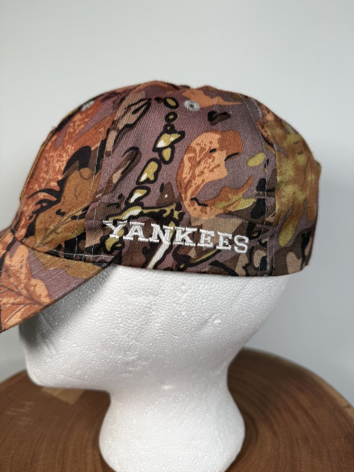 New York Yankees Y2K Yankees Leaf Print Camouflage Hat Size ONE SIZE - 3 Thumbnail